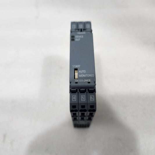 SIEMENS 3SK1111-2AB30 SINGLE CHANNEL SAFETY RELAY  24VAC-DC