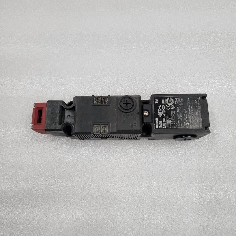 OMRON D4GL-4DFG-A GUARD LOCK SAFETY DOOR SWITCH