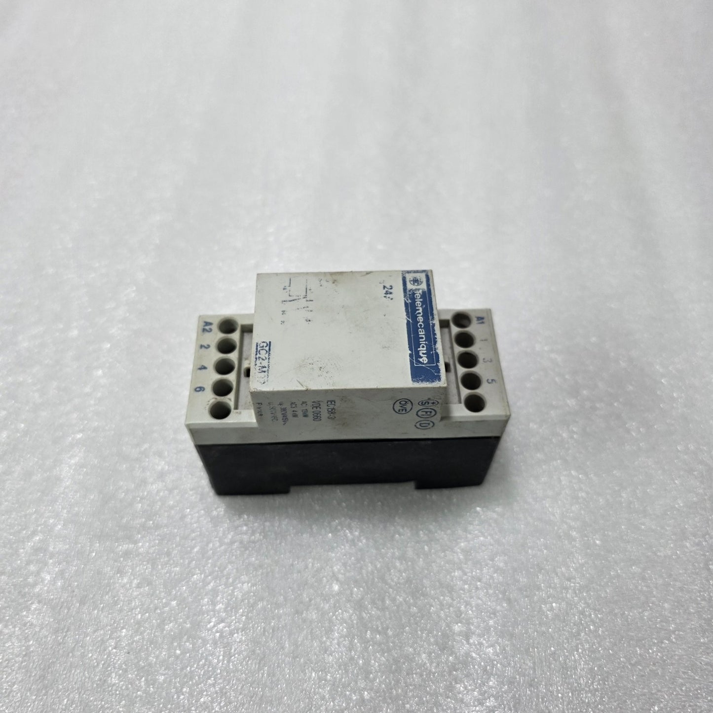 TELEMECANIQUE GC2-M32 CONTACTOR RELAY 24V COIL DIN RAIL MOUNT INDUSTRIAL CONTROL