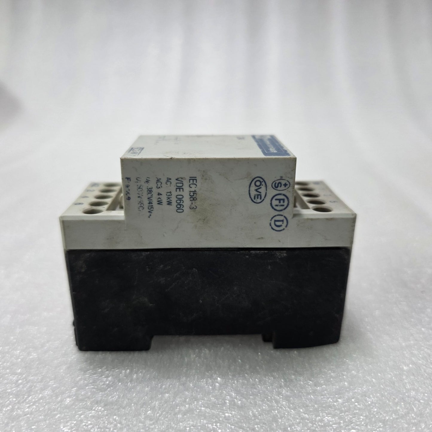 TELEMECANIQUE GC2-M32 CONTACTOR RELAY 24V COIL DIN RAIL MOUNT INDUSTRIAL CONTROL