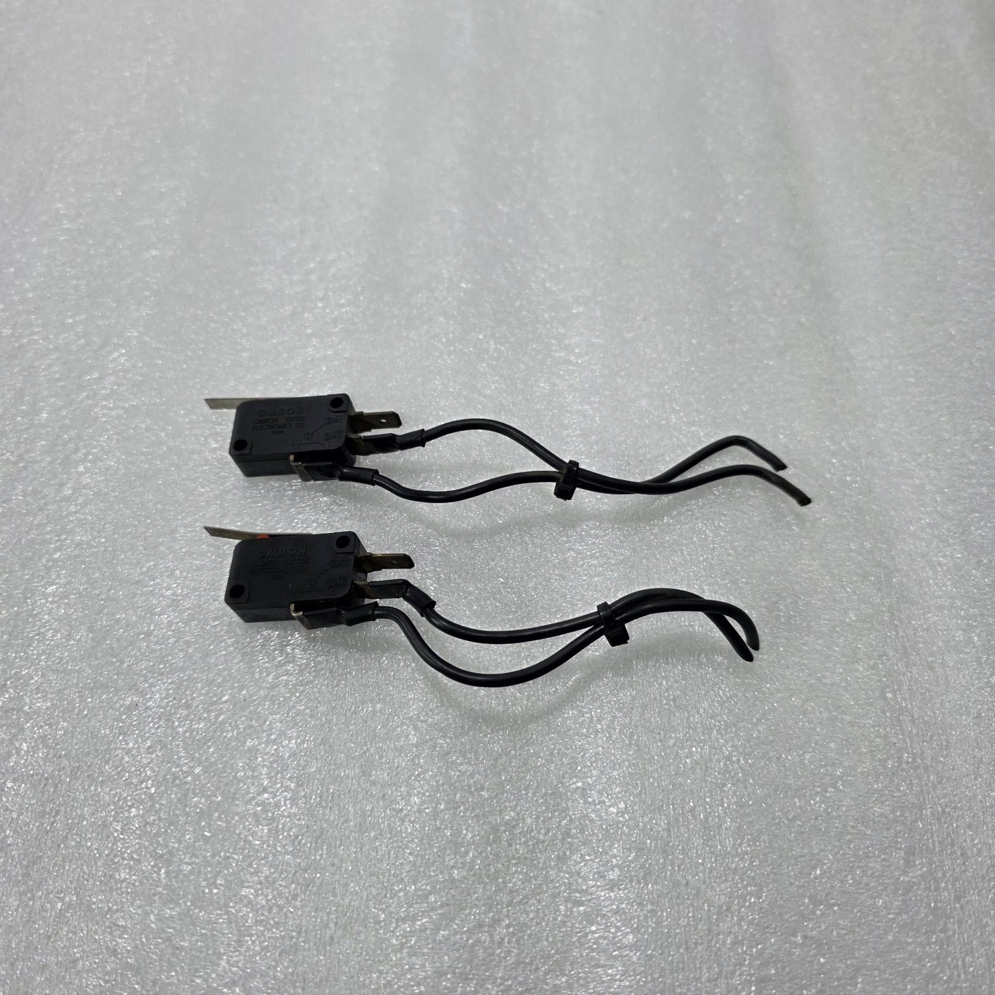 2 UNIT X OMRON V-21FL-1C8-G31 MICRO LIMIT SWITCH 21A 250VAC LOT OF 2 UNIT