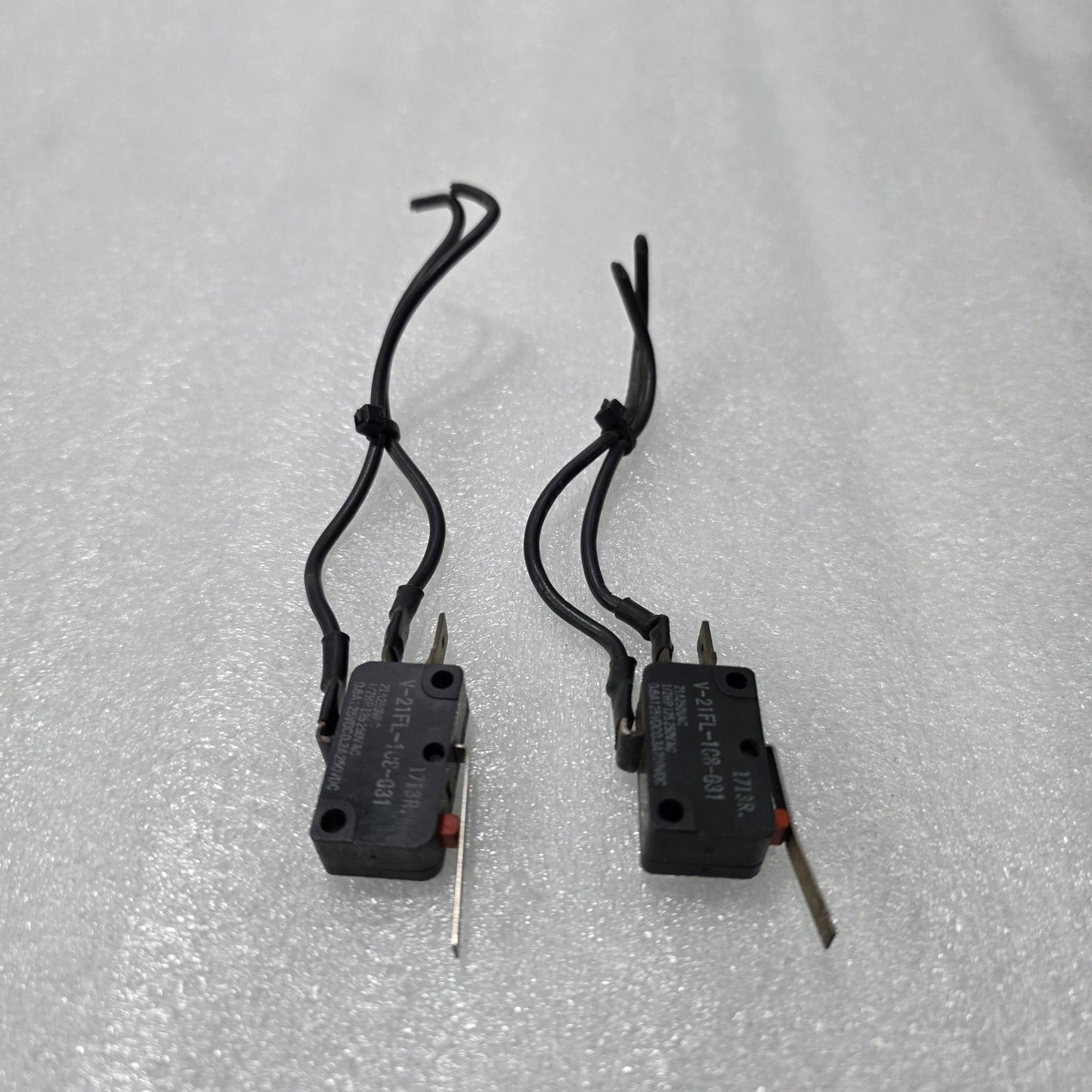 2 UNIT X OMRON V-21FL-1C8-G31 MICRO LIMIT SWITCH 21A 250VAC LOT OF 2 UNIT