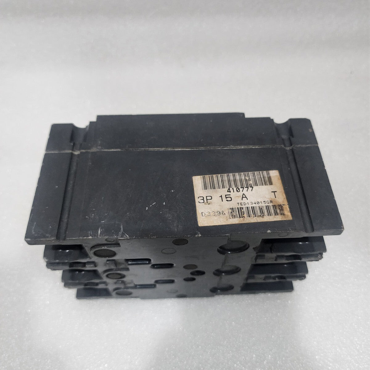 GE TED134015GR 3-POLE CIRCUIT BREAKER 15A GENERAL ELECTRIC