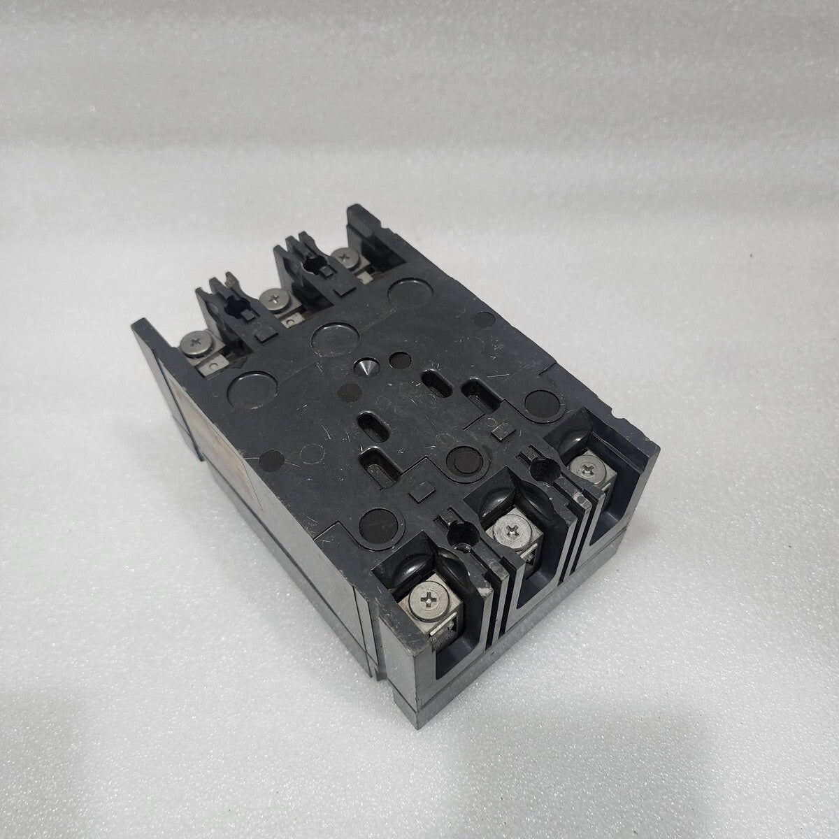 GE TED134015GR 3-POLE CIRCUIT BREAKER 15A GENERAL ELECTRIC
