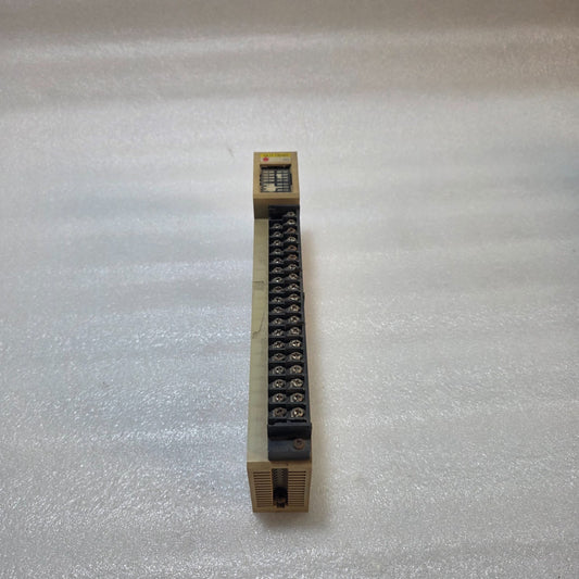 OMRON C500-OD412 PLC OUTPUT UNIT 24VDC 362A5-OD412 DISPLAY PART MISSING LOT OF 2
