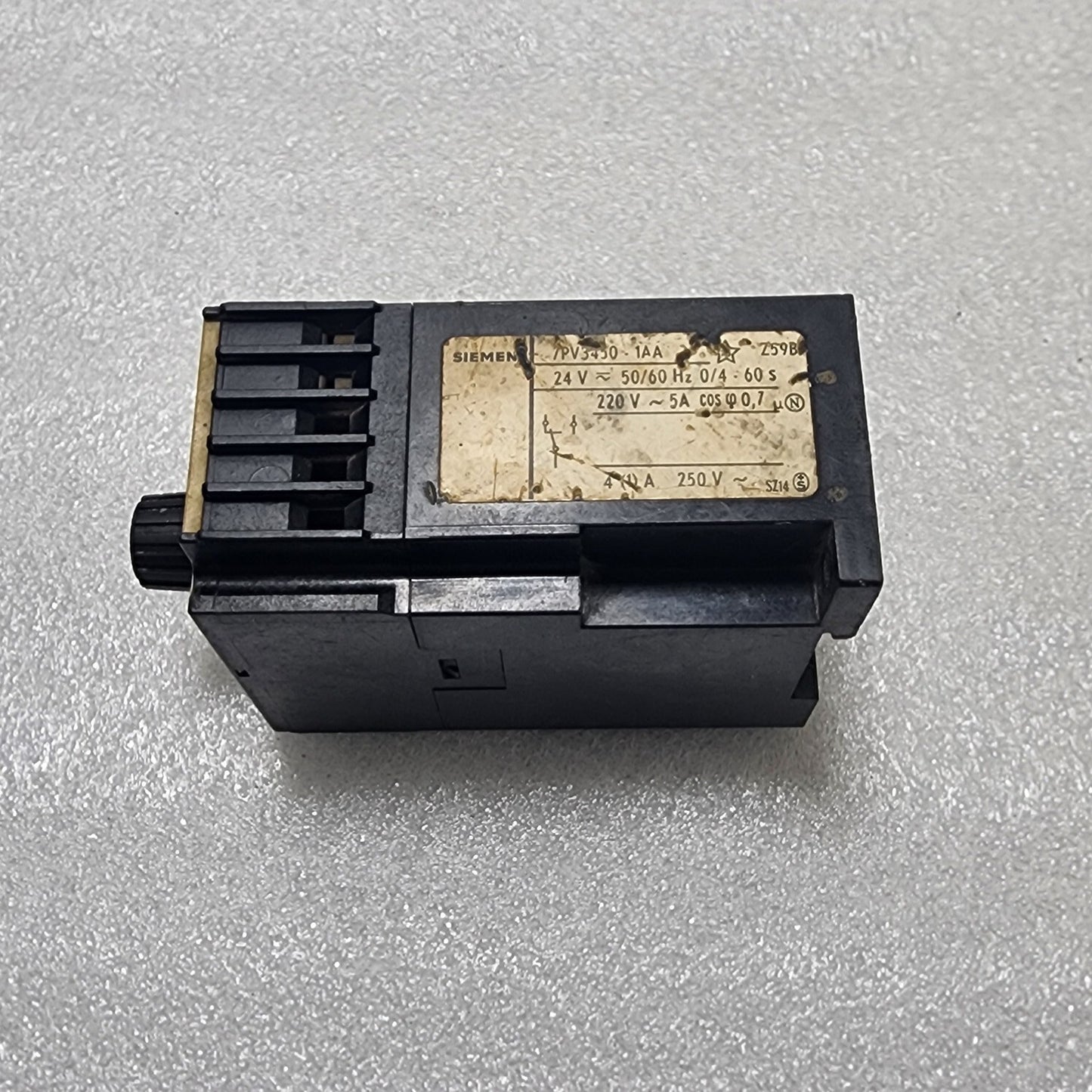 SIEMENS 7PV3450-1AA TIMER RELAY 24VAC-DC 0/4-60S