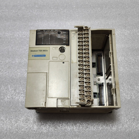 TSX 3705 AC PLC TSX3705001 I/O  TSXDMZ28DR
