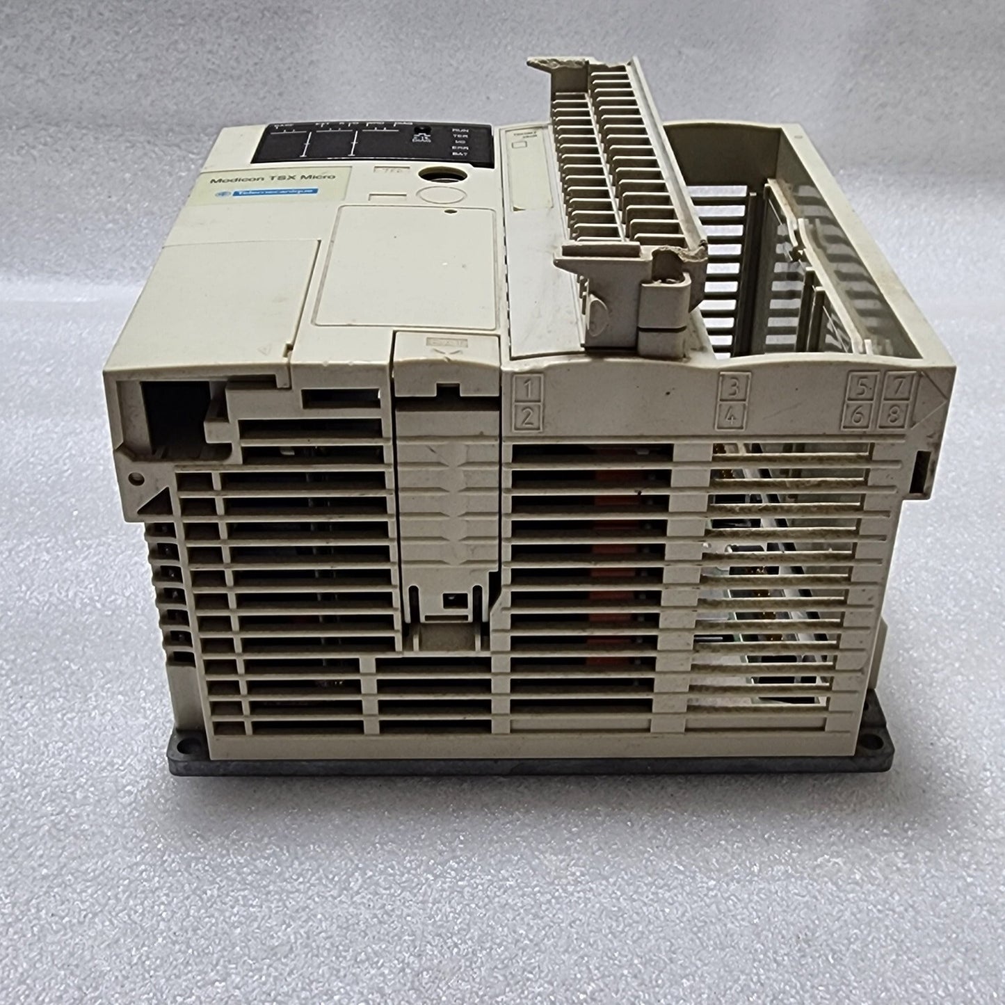 TSX 3705 AC PLC TSX3705001 I/O  TSXDMZ28DR