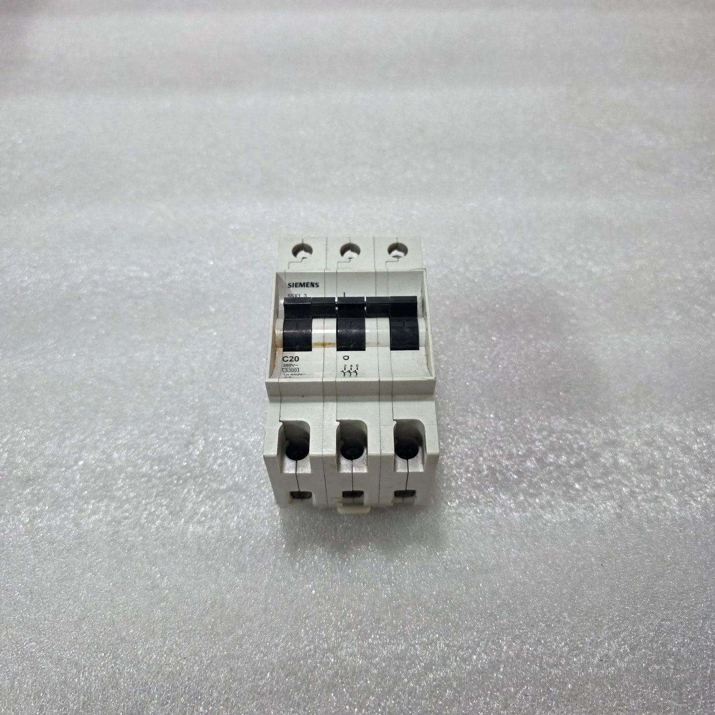 SIEMENS 5SX1 3 C20 3 POLE MCB 20A 380V INDUSTRIAL MINIATURE CIRCUIT BREAKER