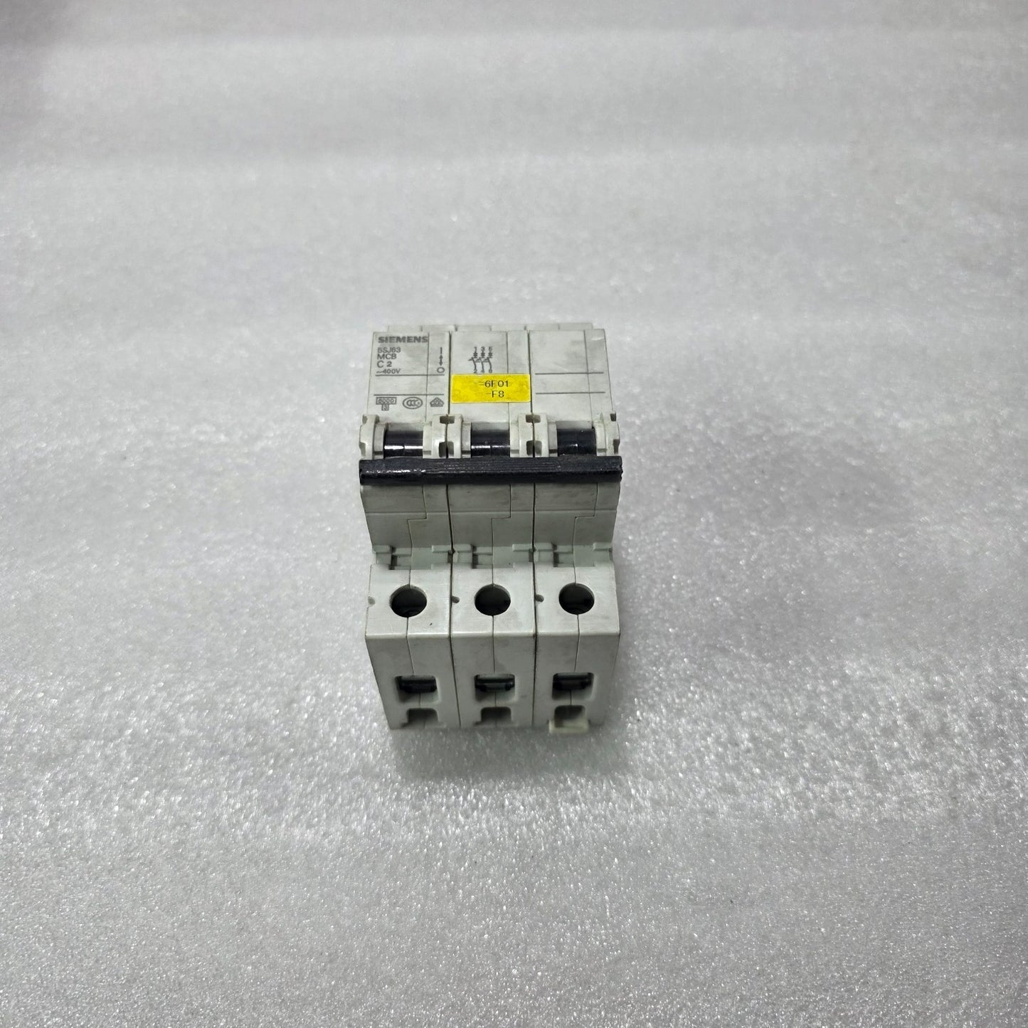 SIEMENS 5SJ63 C2 3 POLE MCB 2A 400V MINIATURE CIRCUIT BREAKER 6000A