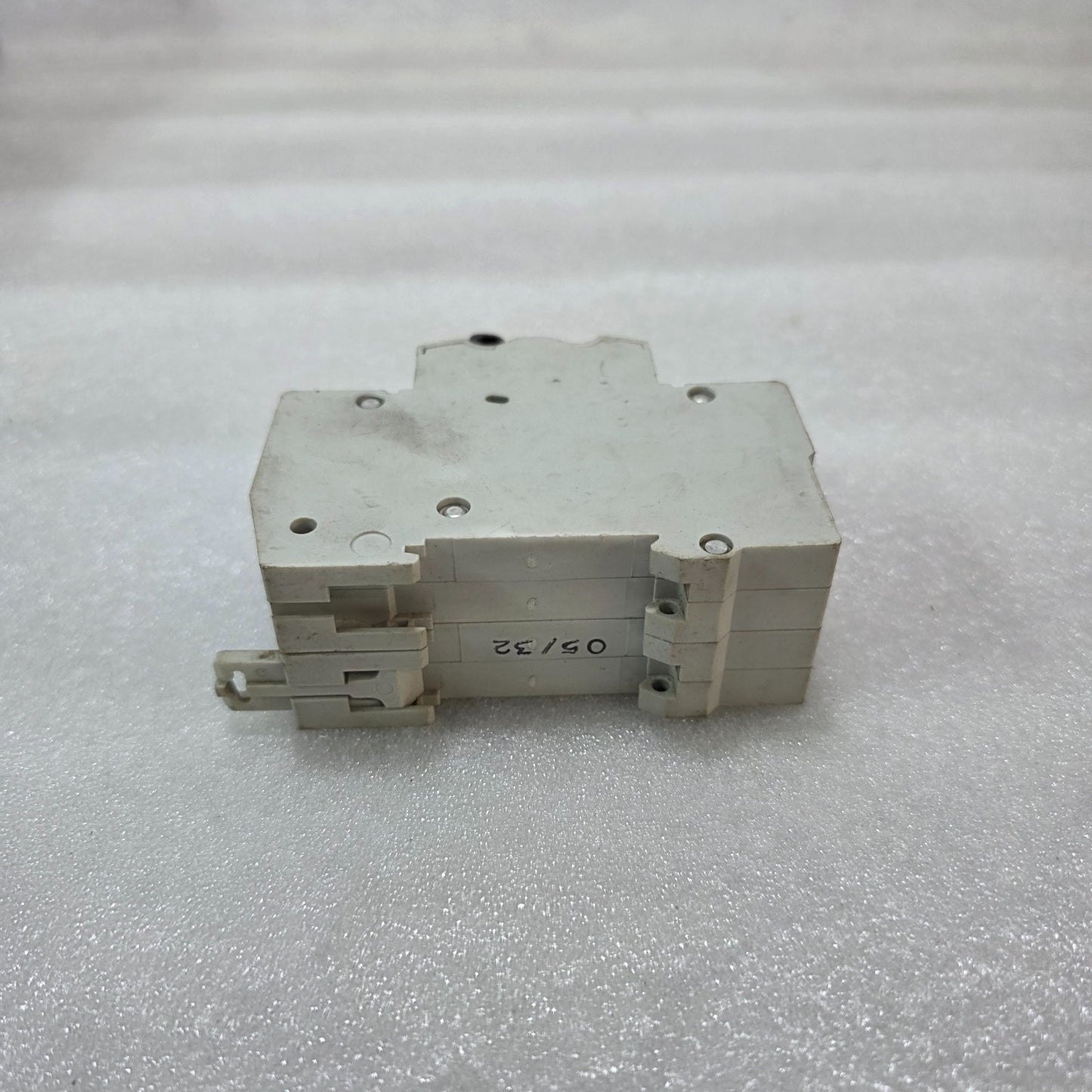 MERLIN GERIN PROTEC 2P C2 MINIATURE CIRCUIT BREAKER 415V 10KA