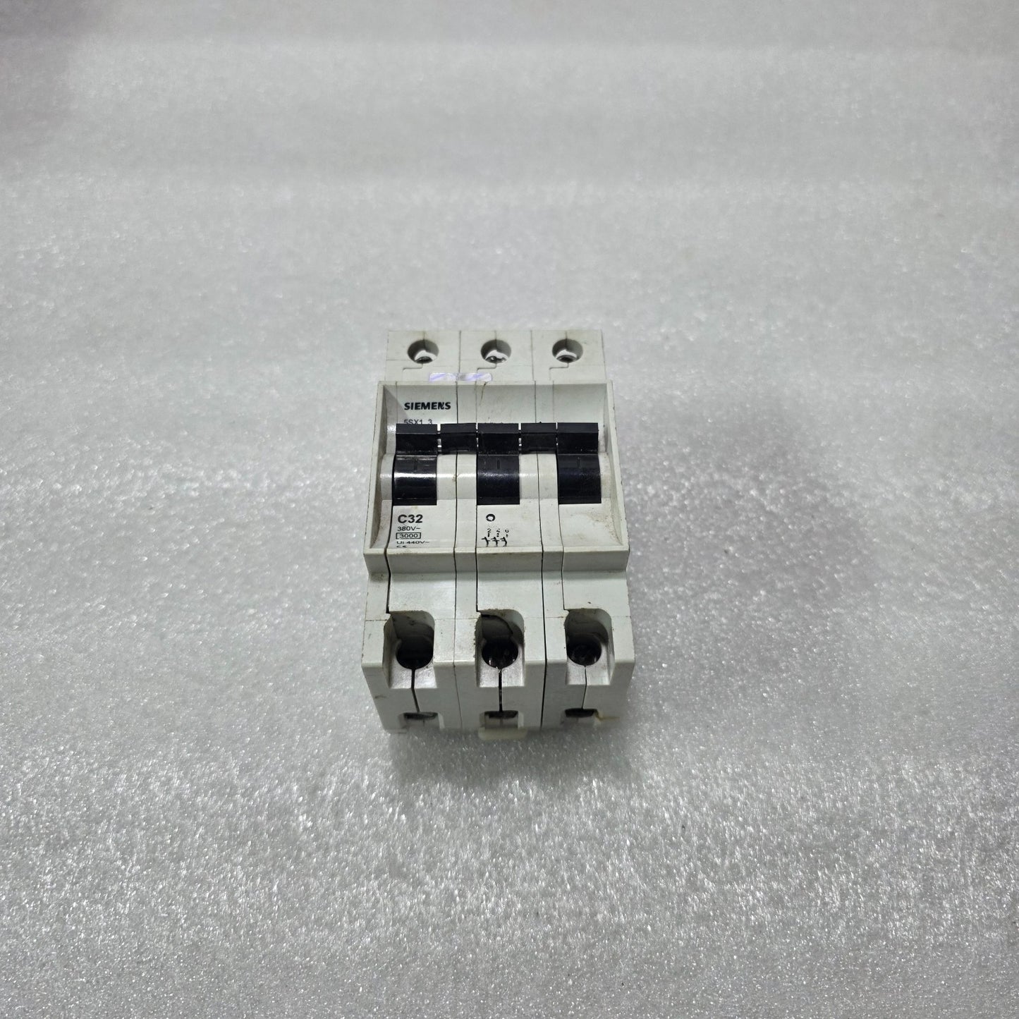 SIEMENS 5SX13 C32 3 POLE MCB 32A 380V 3KA MINIATURE CIRCUIT BREAKER