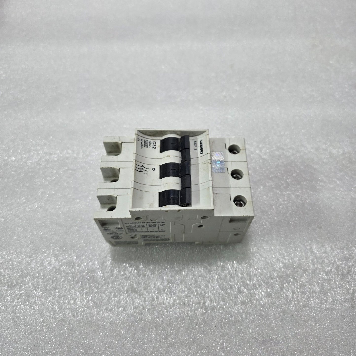 SIEMENS 5SX13 C32 3 POLE MCB 32A 380V 3KA MINIATURE CIRCUIT BREAKER