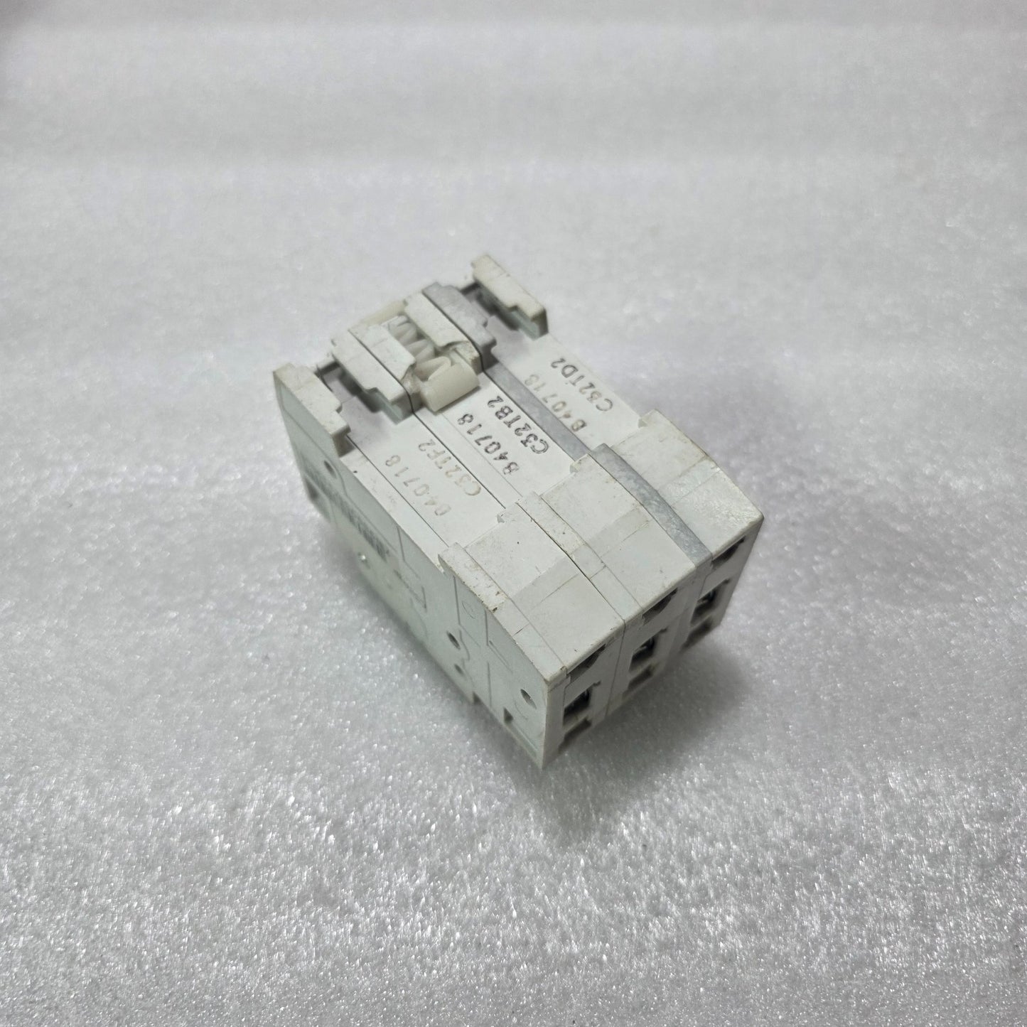 SIEMENS 5SX13 C32 3 POLE MCB 32A 380V 3KA MINIATURE CIRCUIT BREAKER