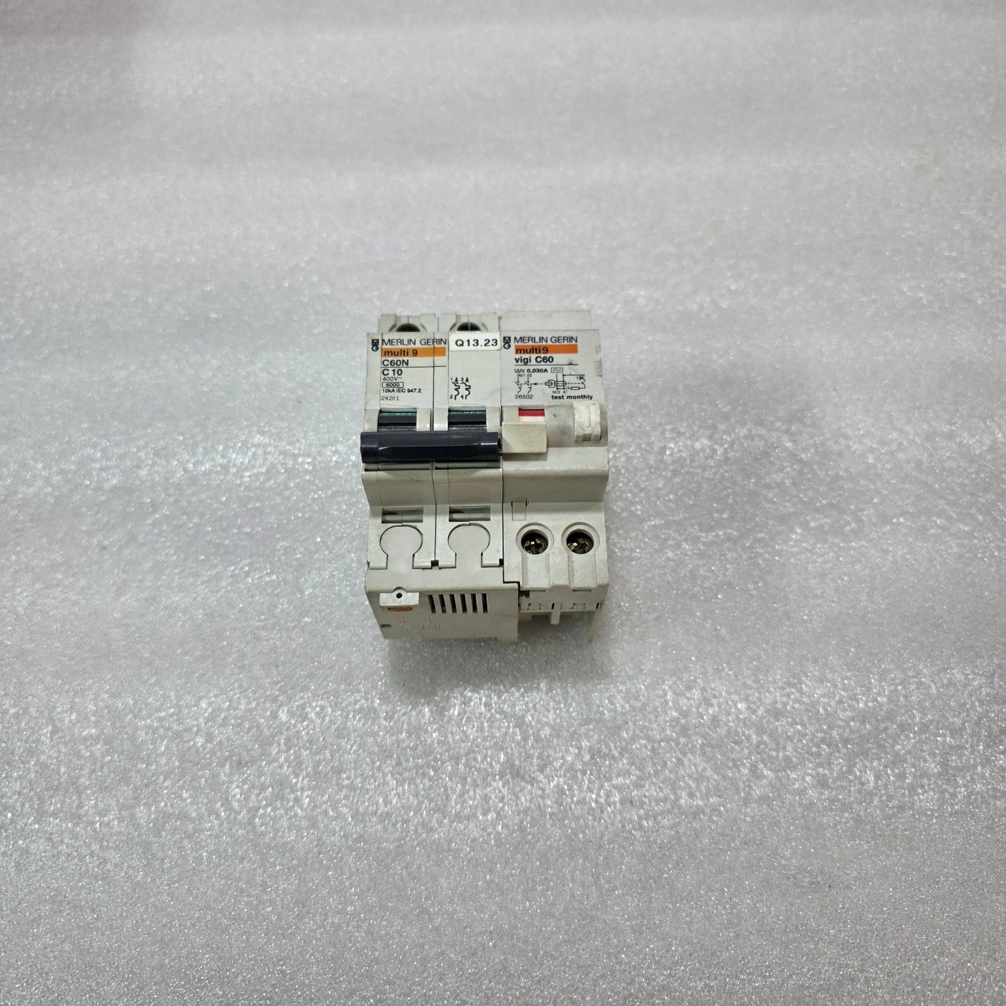 MERLIN GERIN MULTI9 C60N C10 WITH VIGI C60 RCCB 30MA 400V RESIDUAL CURRENT CIRCU