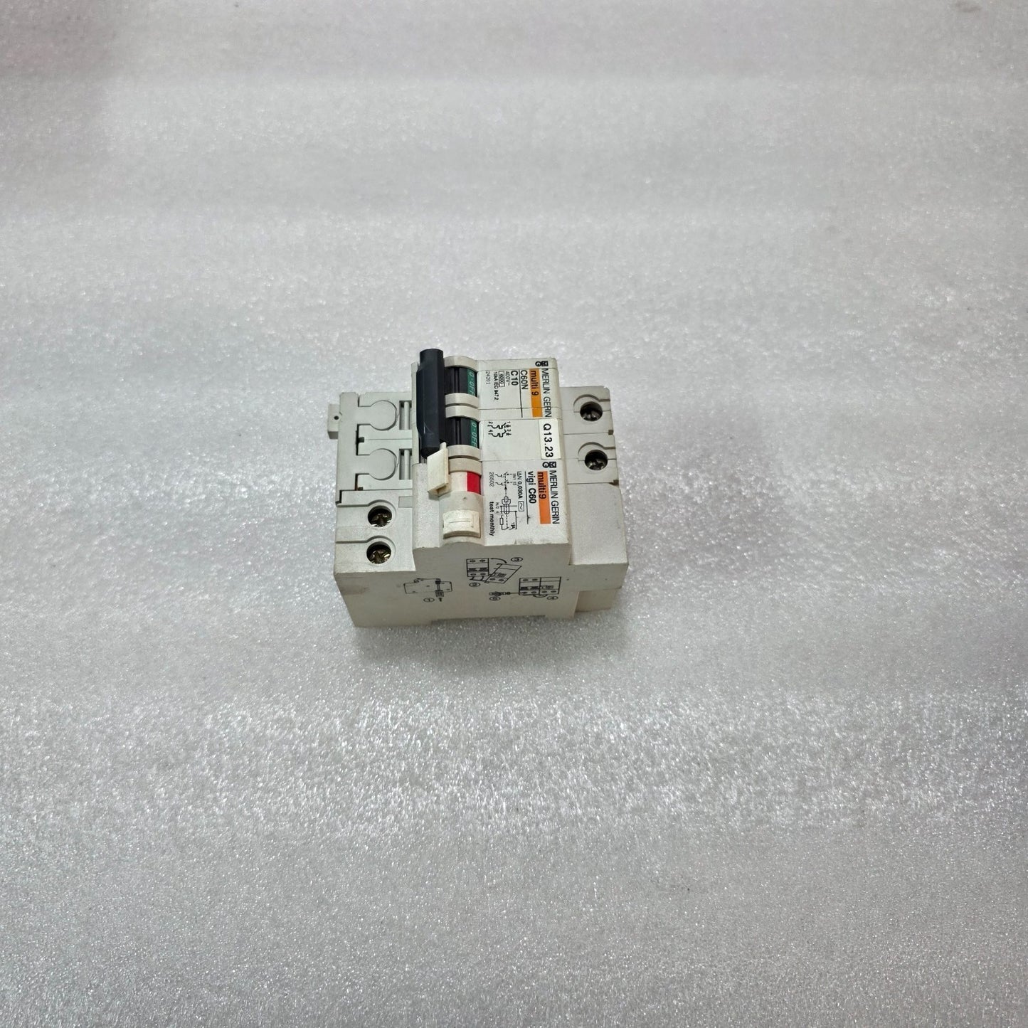 MERLIN GERIN MULTI9 C60N C10 WITH VIGI C60 RCCB 30MA 400V RESIDUAL CURRENT CIRCU