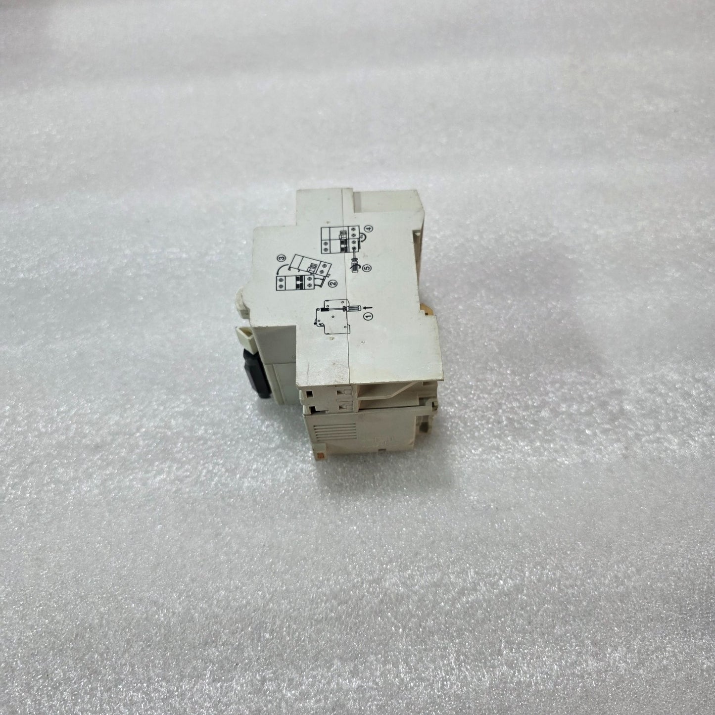MERLIN GERIN MULTI9 C60N C10 WITH VIGI C60 RCCB 30MA 400V RESIDUAL CURRENT CIRCU