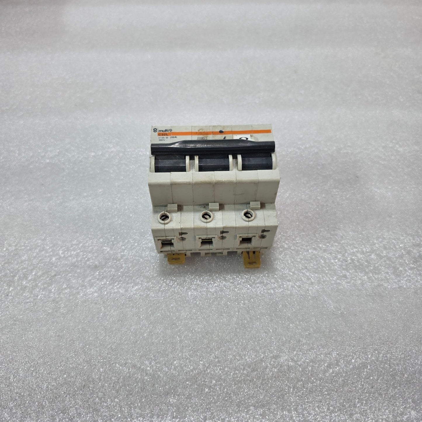 MERLIN GERIN MULTI9 C32L 32A 3 POLE MCB 380V CIRCUIT BREAKER