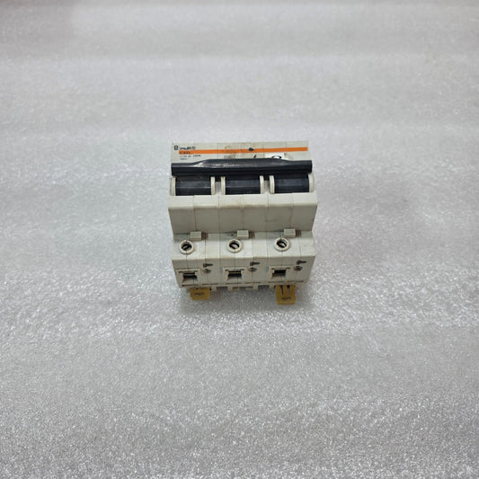 MERLIN GERIN MULTI9 C32L 32A 3 POLE MCB 380V CIRCUIT BREAKER