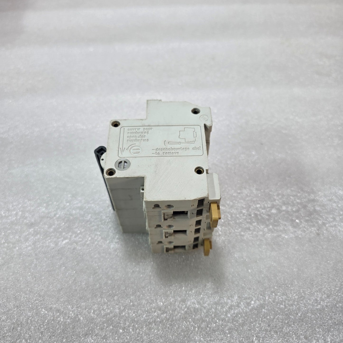 MERLIN GERIN MULTI9 C32L 32A 3 POLE MCB 380V CIRCUIT BREAKER