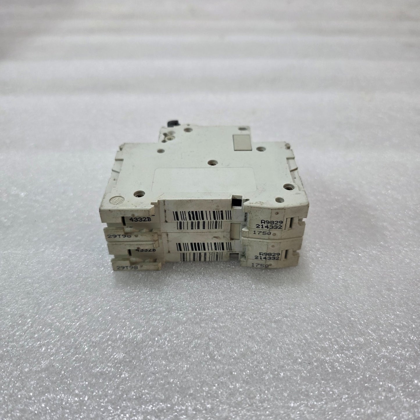 MERLIN GERIN MULTI9 C60N C2 2 POLE MCB CIRCUIT BREAKER 400V 6KA