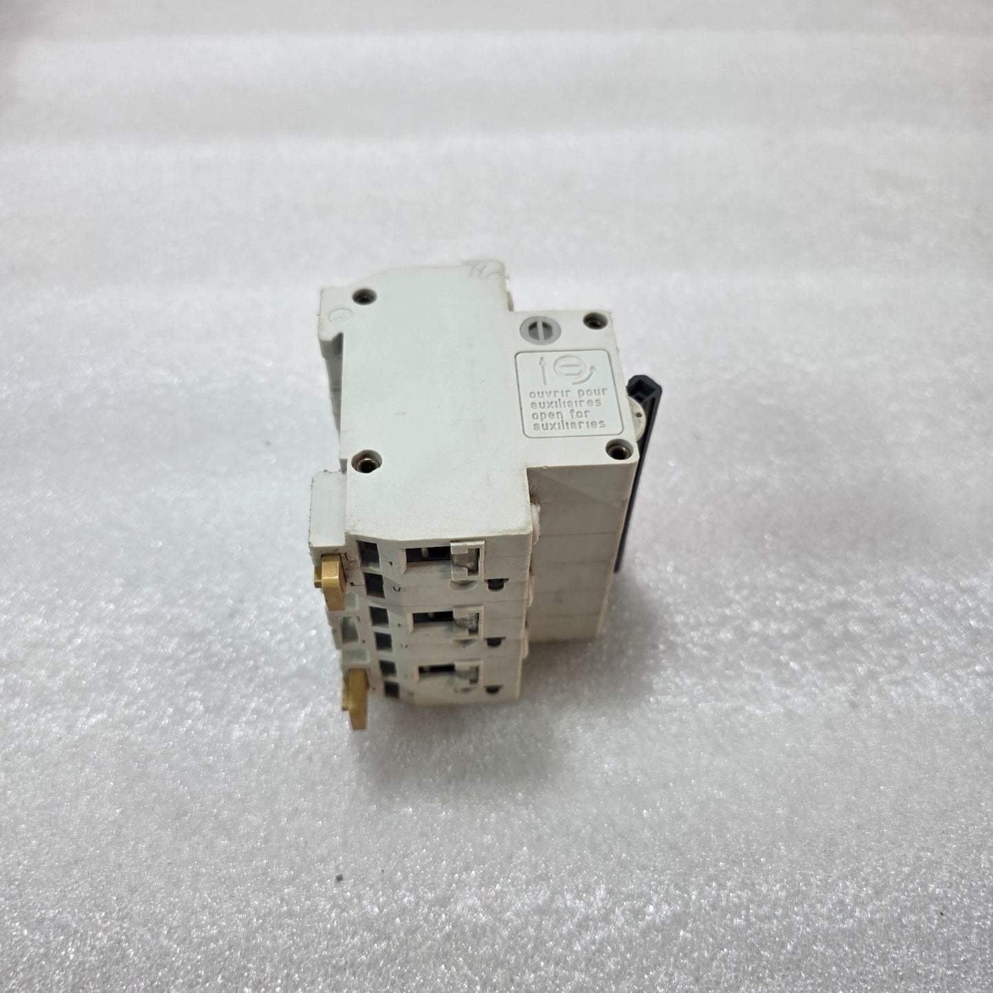 MERLIN GERIN MULTI9 C32L 32A 3 POLE MCB 380V CIRCUIT BREAKER