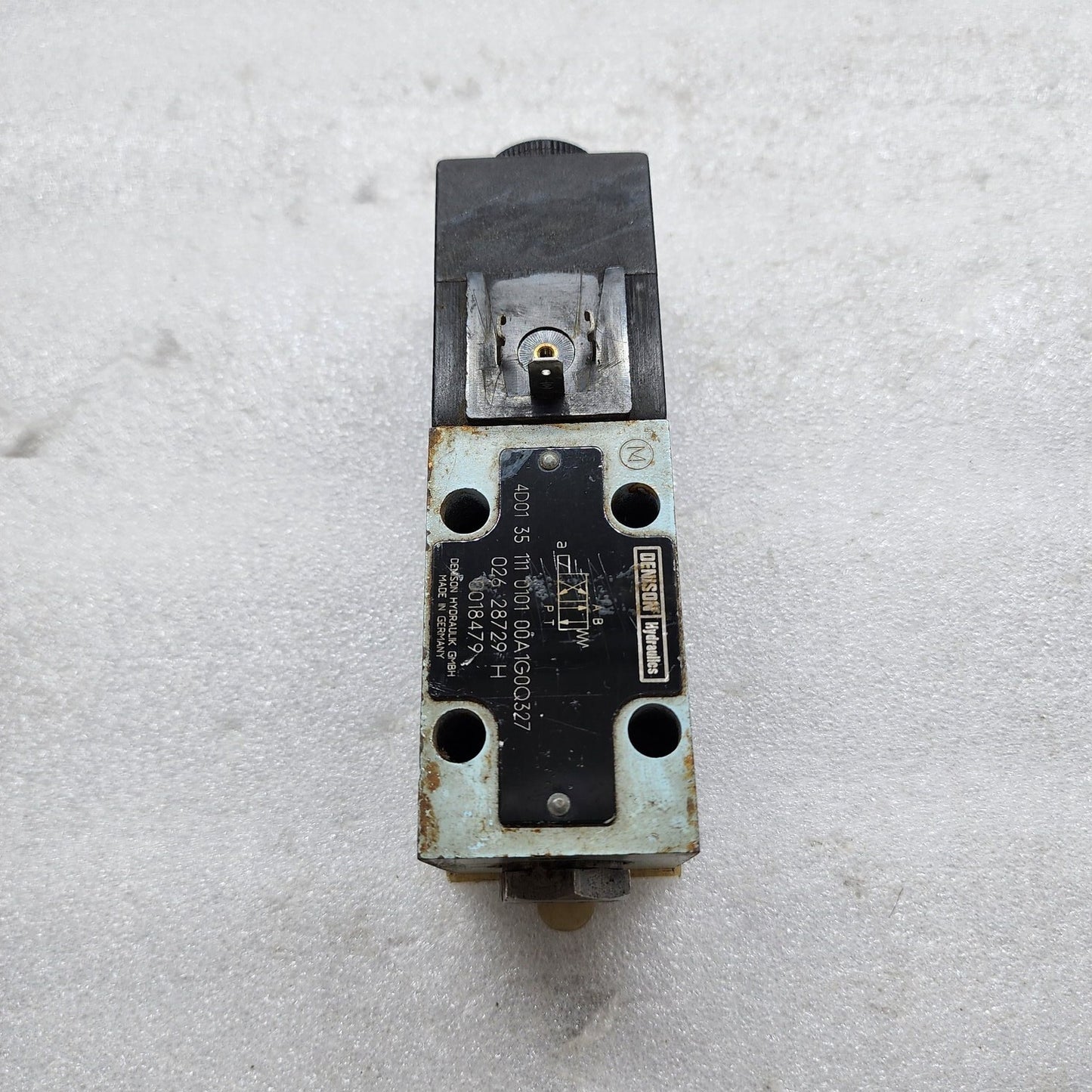 DENISON HYDRAULIK 4D01 35 111 0101 00A1G0Q327 DIRECTIONAL VALVE