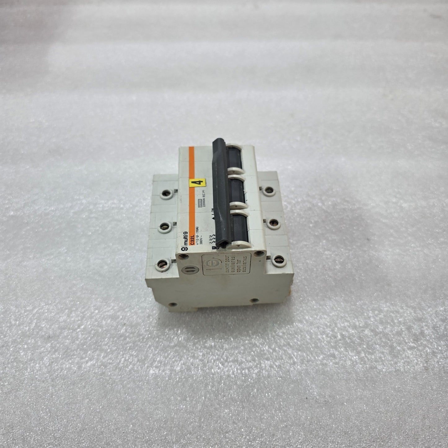 MERLIN GERIN MULTI9 C32L 10A 3 POLE MCB 380V CIRCUIT BREAKER