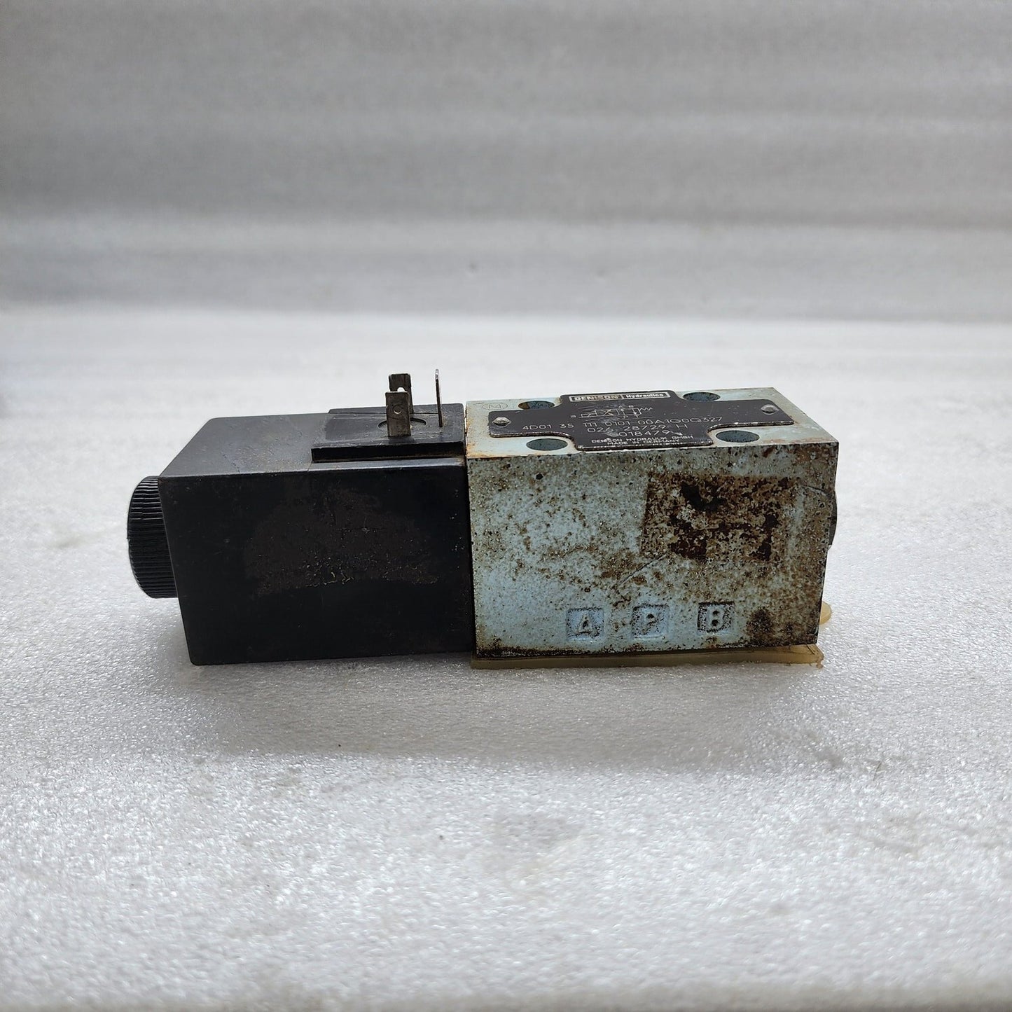 DENISON HYDRAULIK 4D01 35 111 0101 00A1G0Q327 DIRECTIONAL VALVE