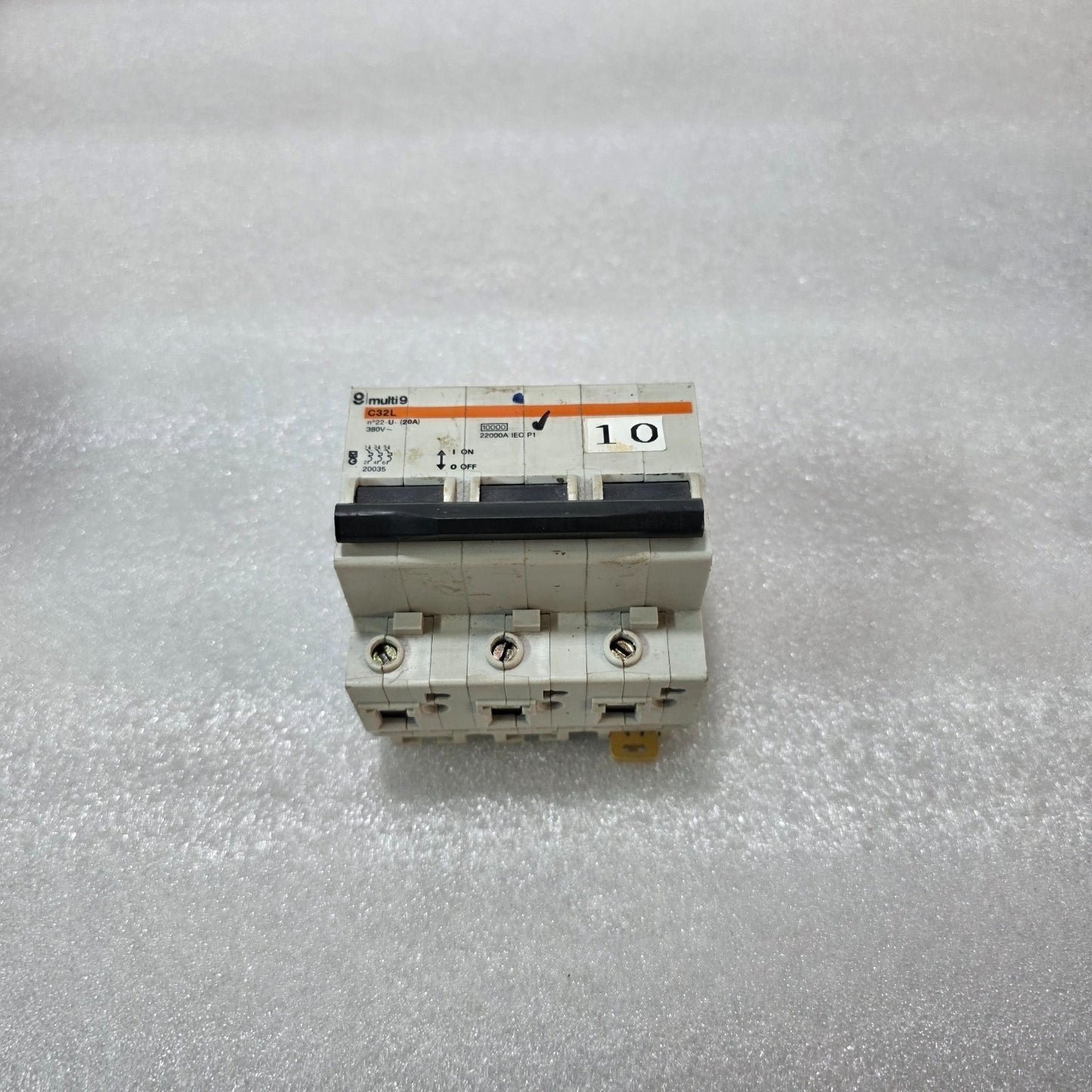 MERLIN GERIN MULTI9 C32L 20A 3 POLE MCB 380V 10KA CIRCUIT BREAKER