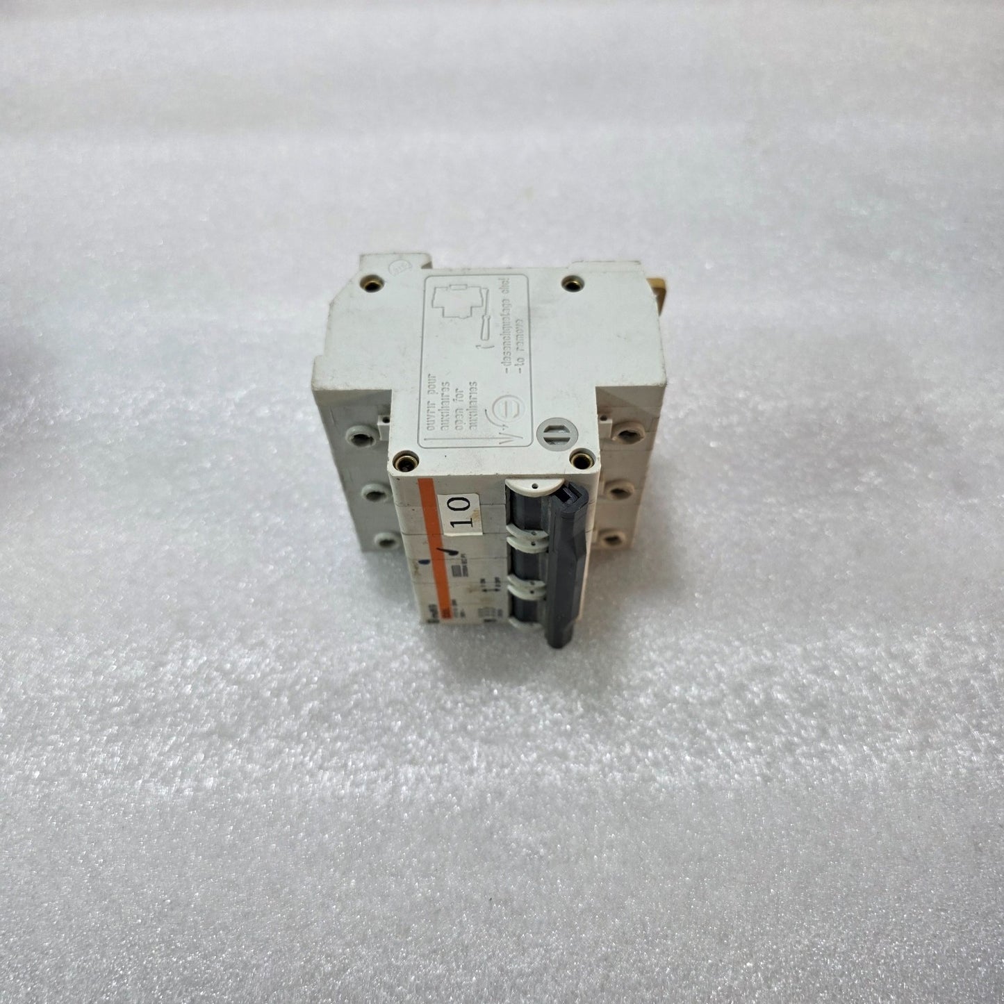 MERLIN GERIN MULTI9 C32L 20A 3 POLE MCB 380V 10KA CIRCUIT BREAKER