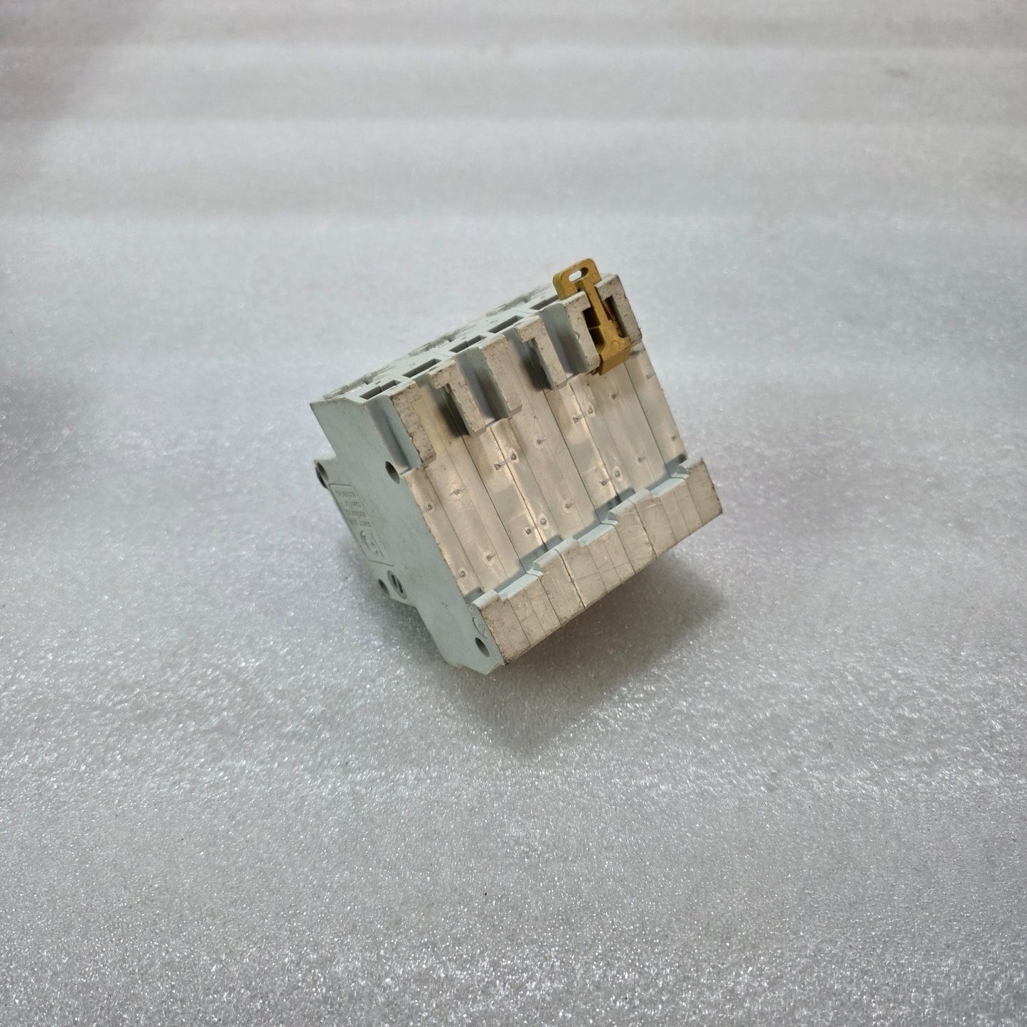 MERLIN GERIN MULTI9 C32L 20A 3 POLE MCB 380V 10KA CIRCUIT BREAKER