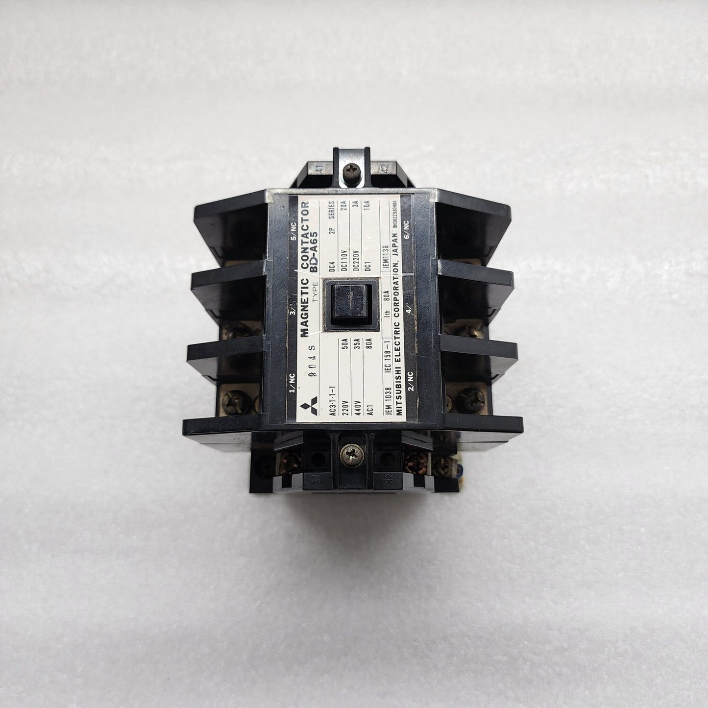 MITSUBISHI BD-A65 3-POLE MAGNETIC CONTACTOR 80A COIL VOLTAGE 24V