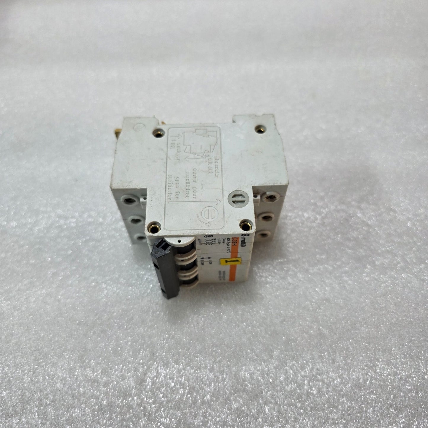 MERLIN GERIN MULTI9 C32H 25A 3 POLE MCB 415V INDUSTRIAL CIRCUIT BREAKER 10KA