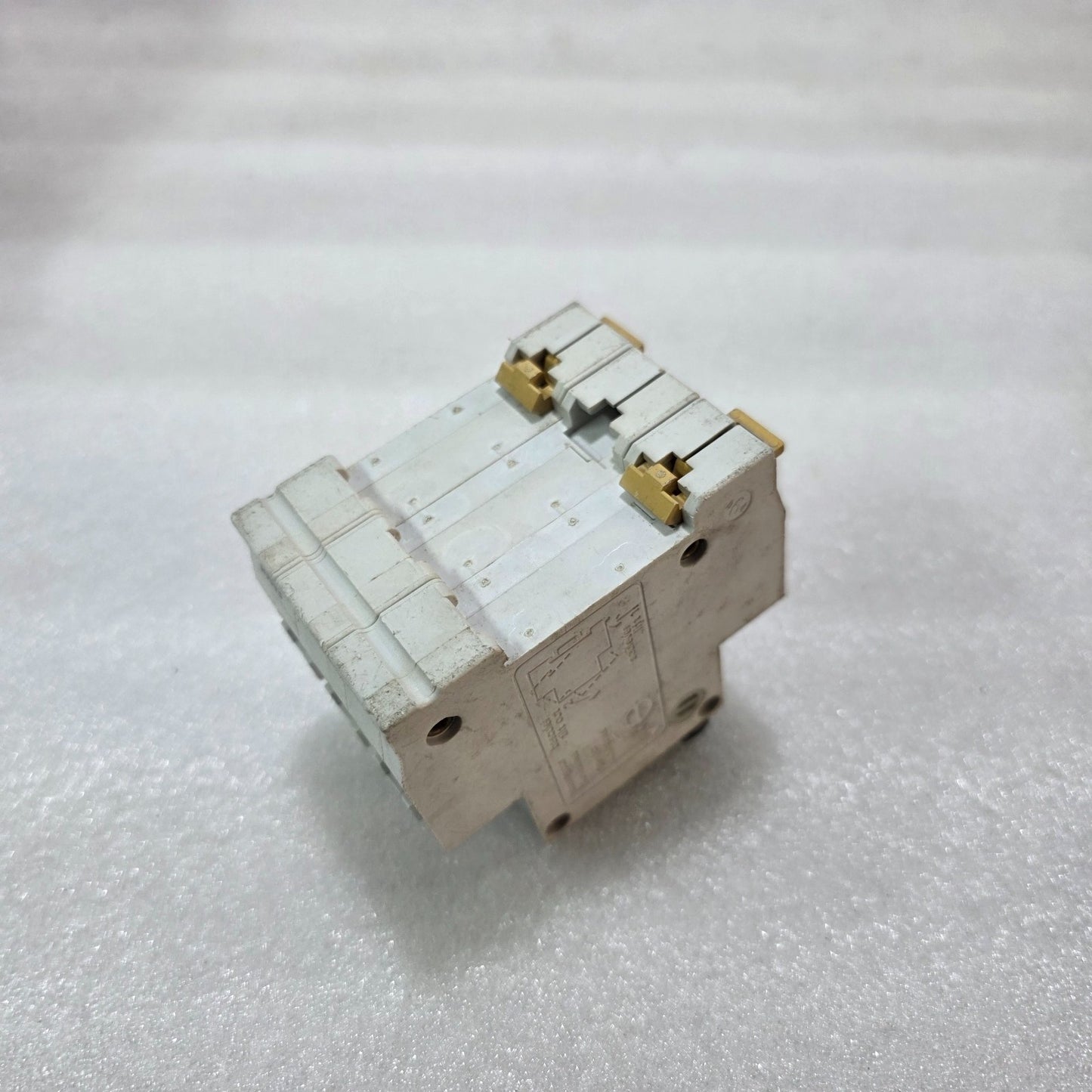 MERLIN GERIN MULTI9 C32H 25A 3 POLE MCB 415V INDUSTRIAL CIRCUIT BREAKER 10KA