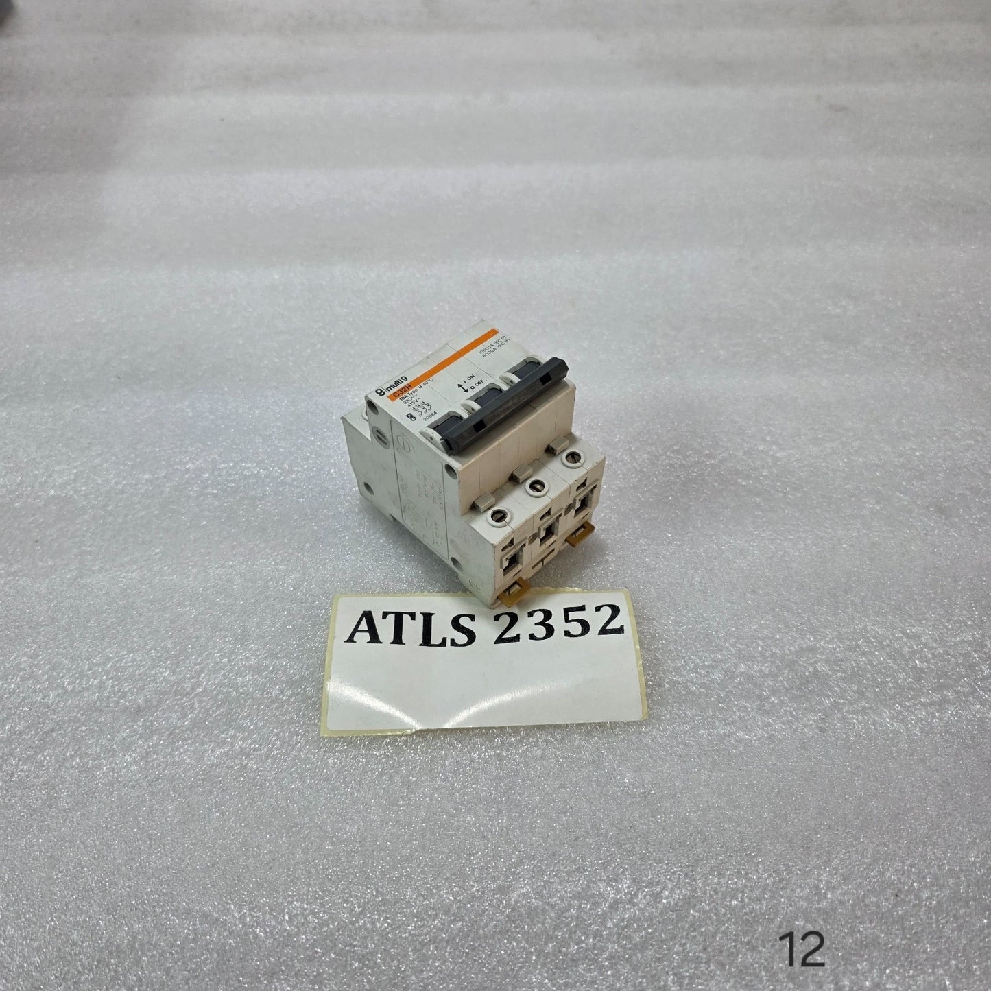 MERLIN GERIN MULTI9 C32H 10A 3 POLE MCB 415V 10KA CIRCUIT BREAKER
