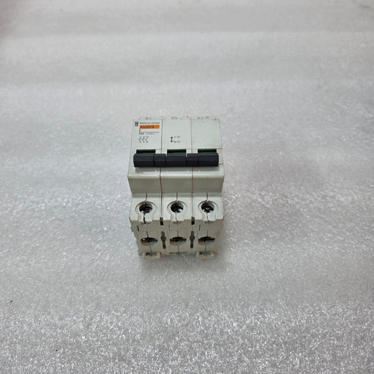 MERLIN GERIN MULTI9 63A 3 POLE 415V CIRCUIT BREAKER SWITCH