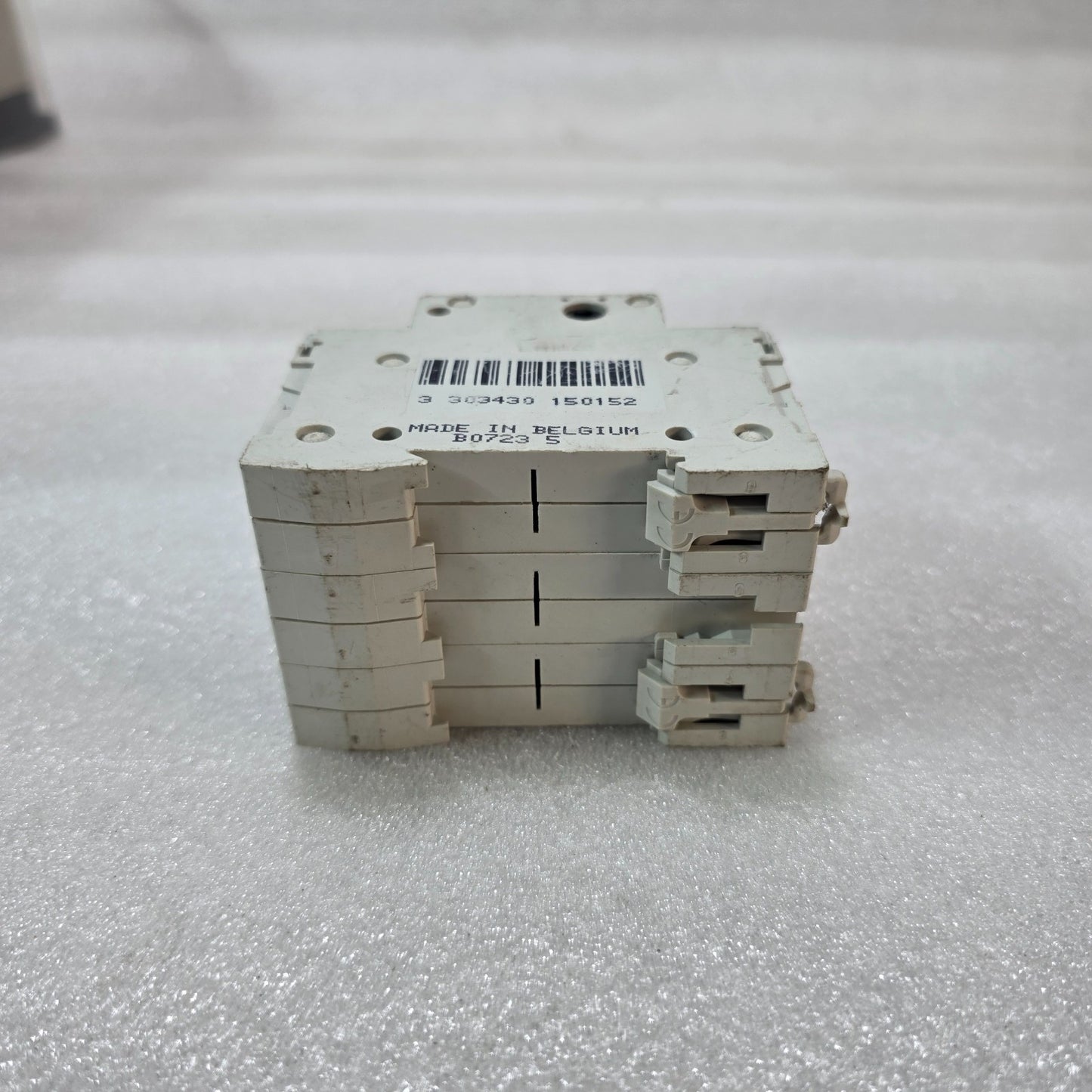 MERLIN GERIN MULTI9 63A 3 POLE 415V CIRCUIT BREAKER SWITCH