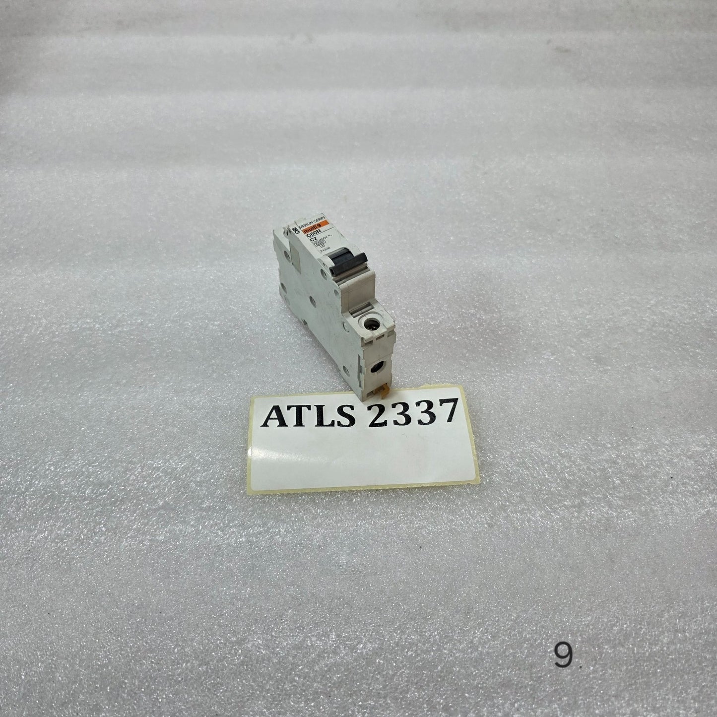 MERLIN GERIN MULTI 9 C60N C2 SINGLE POLE MINIATURE CIRCUIT BREAKER MCB 2A 230/40