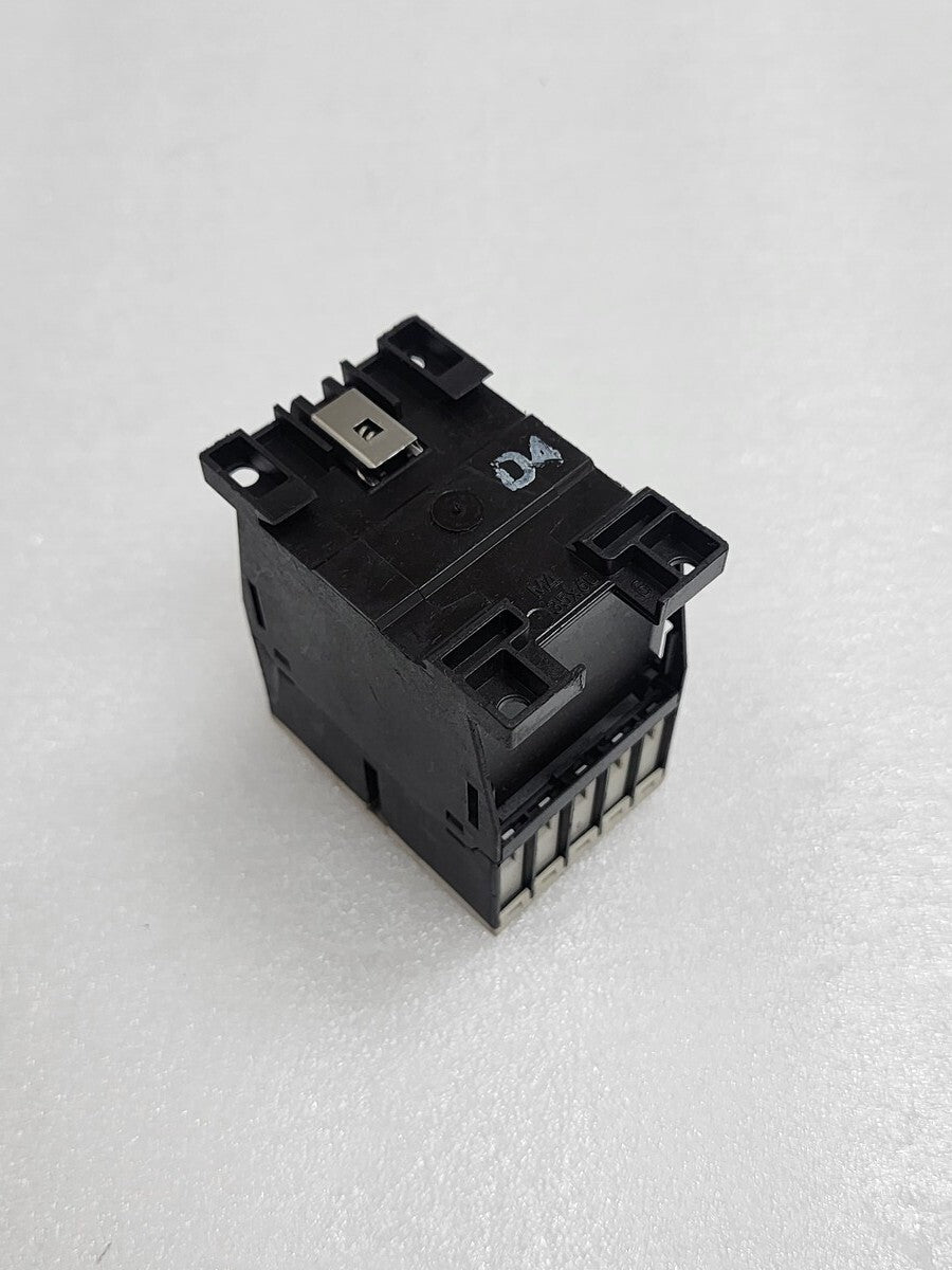 EATON XTRE10B22 INDUSTRIAL CONTROL RELAY 220VDC