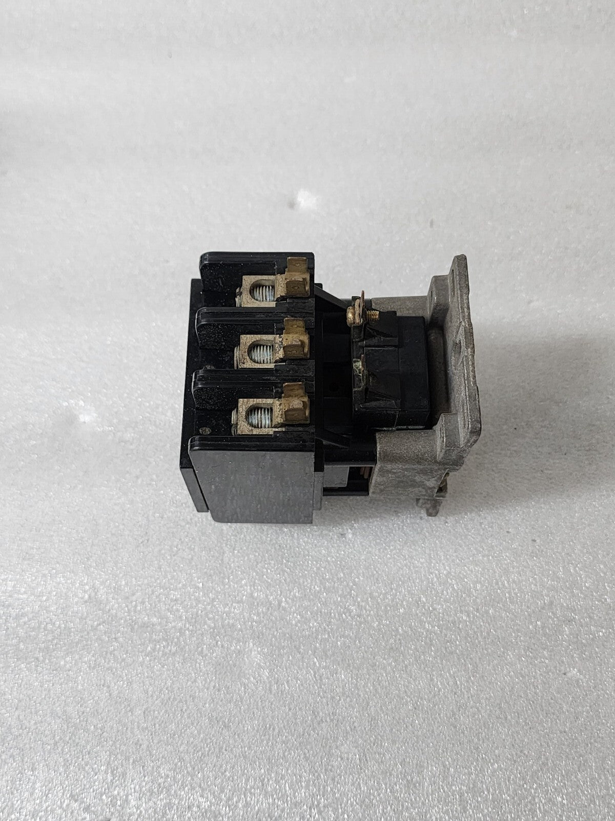 GENERAL ELECTRIC CR353FF3BA1 MAGNETIC CONTACTOR 60A COIL VOLTAGE 110-120V