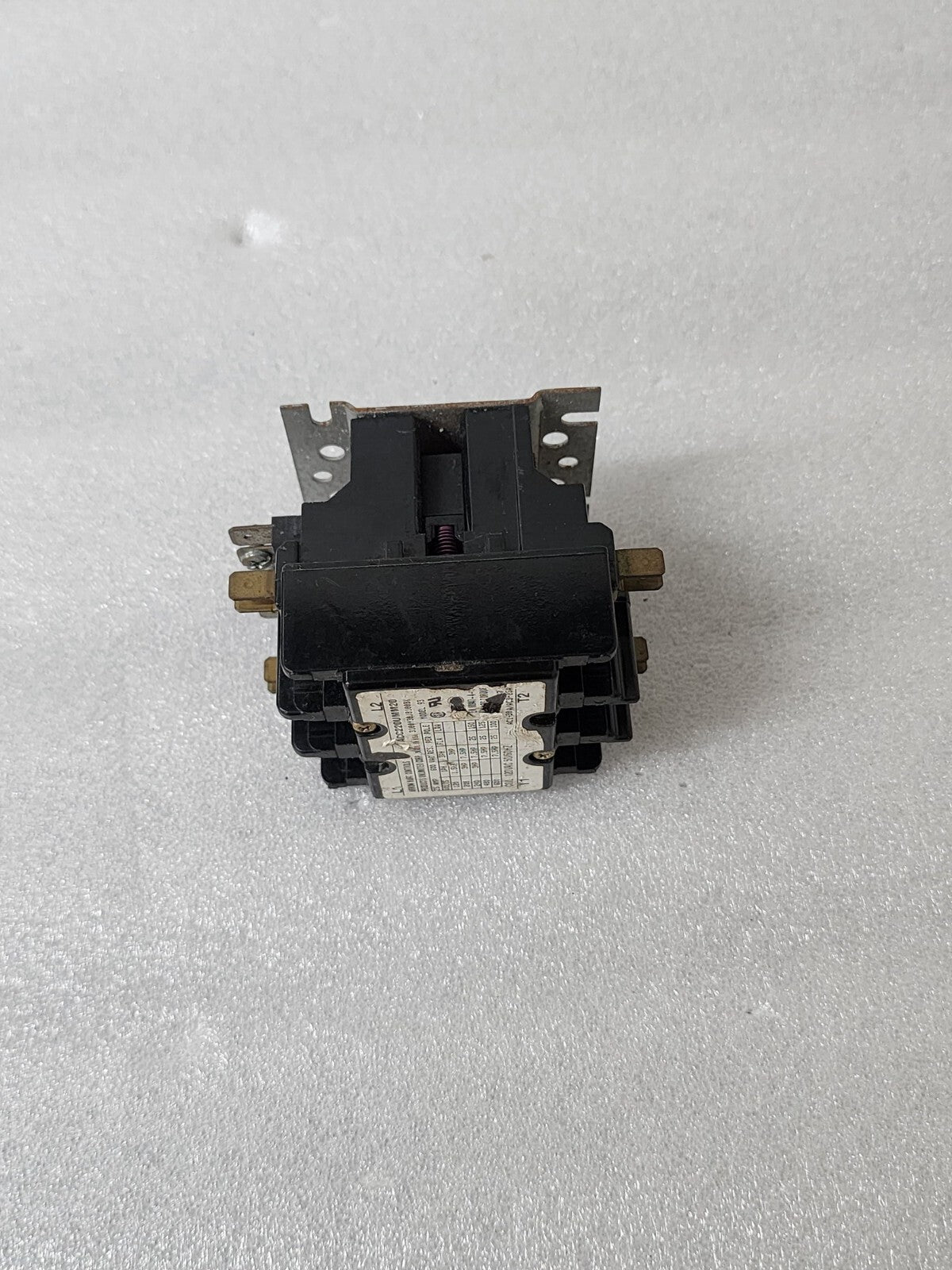 ARROW HART CONTROLS ACC220UMM20 3-POLE CONTACTOR 25A COIL VOLTAGE 120V