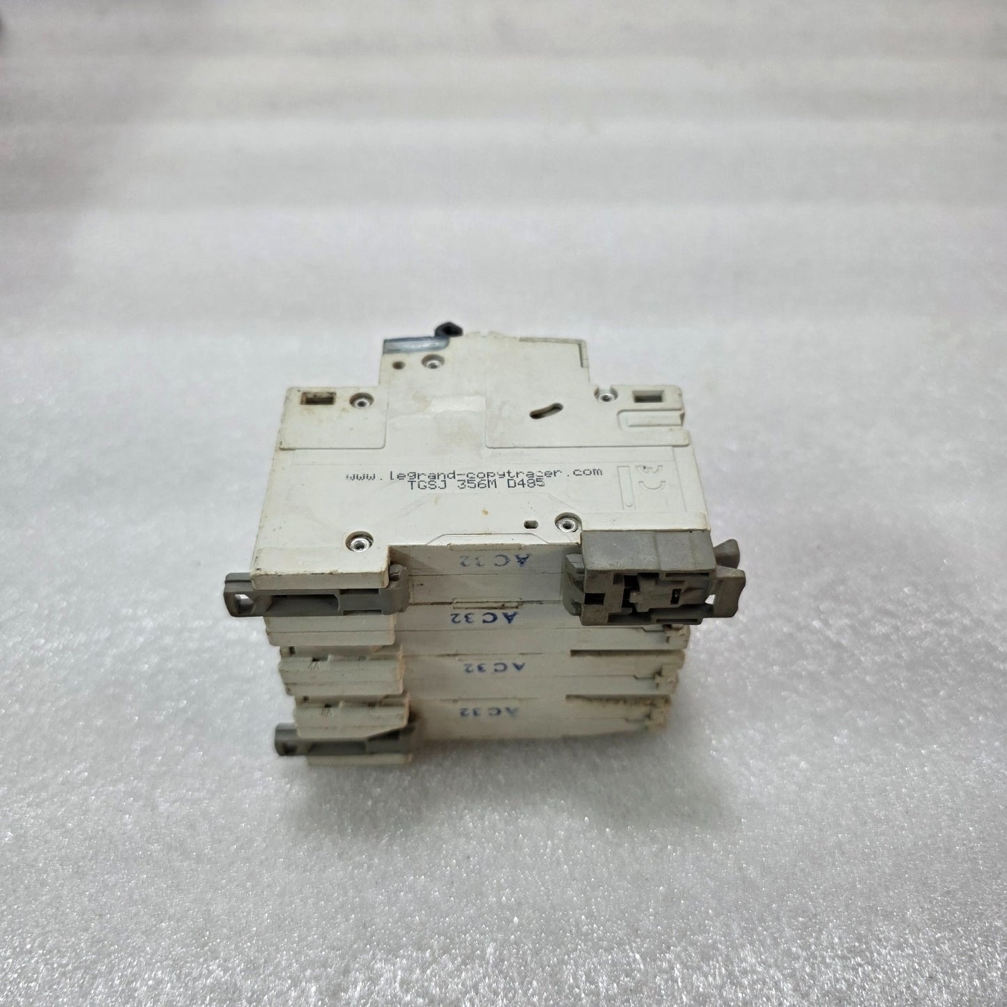 LEGRAND DX³ C32 4 POLE MCB 32A 10KA INDUSTRIAL CIRCUIT BREAKER | 408699