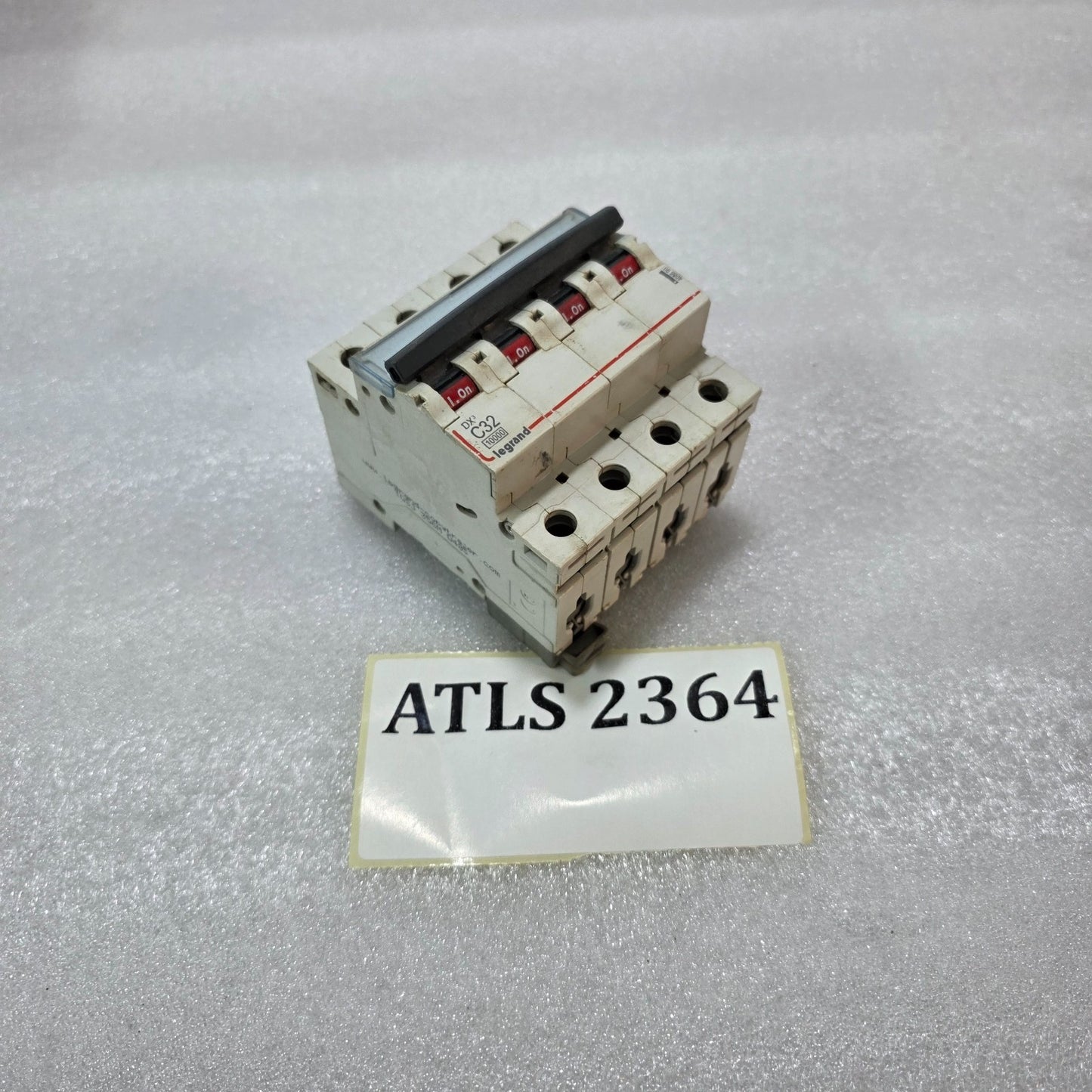 LEGRAND DX³ C32 4 POLE MCB 32A 10KA INDUSTRIAL CIRCUIT BREAKER | 408699