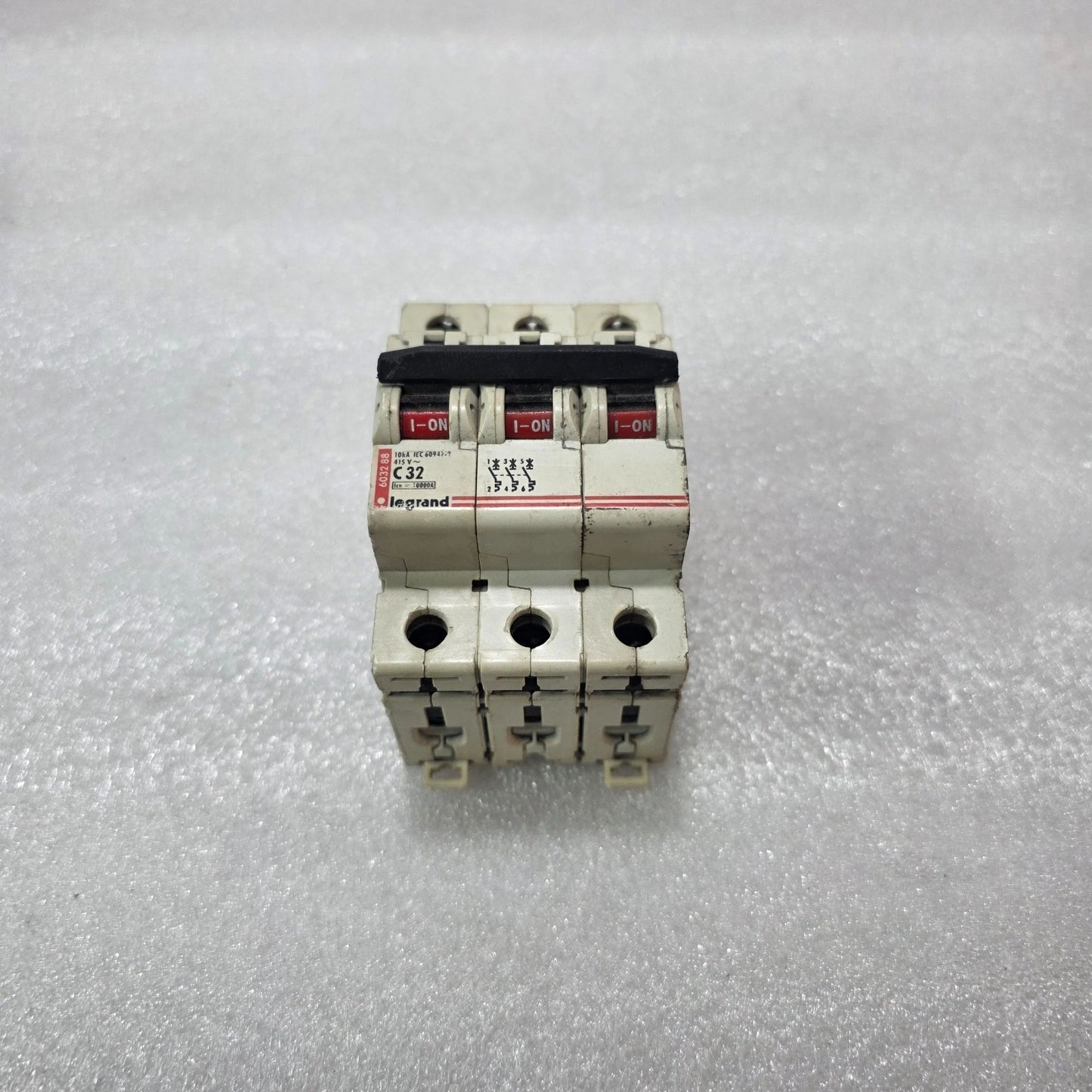 LEGRAND C32 3 POLE MCB 415V 10KA MINIATURE CIRCUIT BREAKER | 6032 88