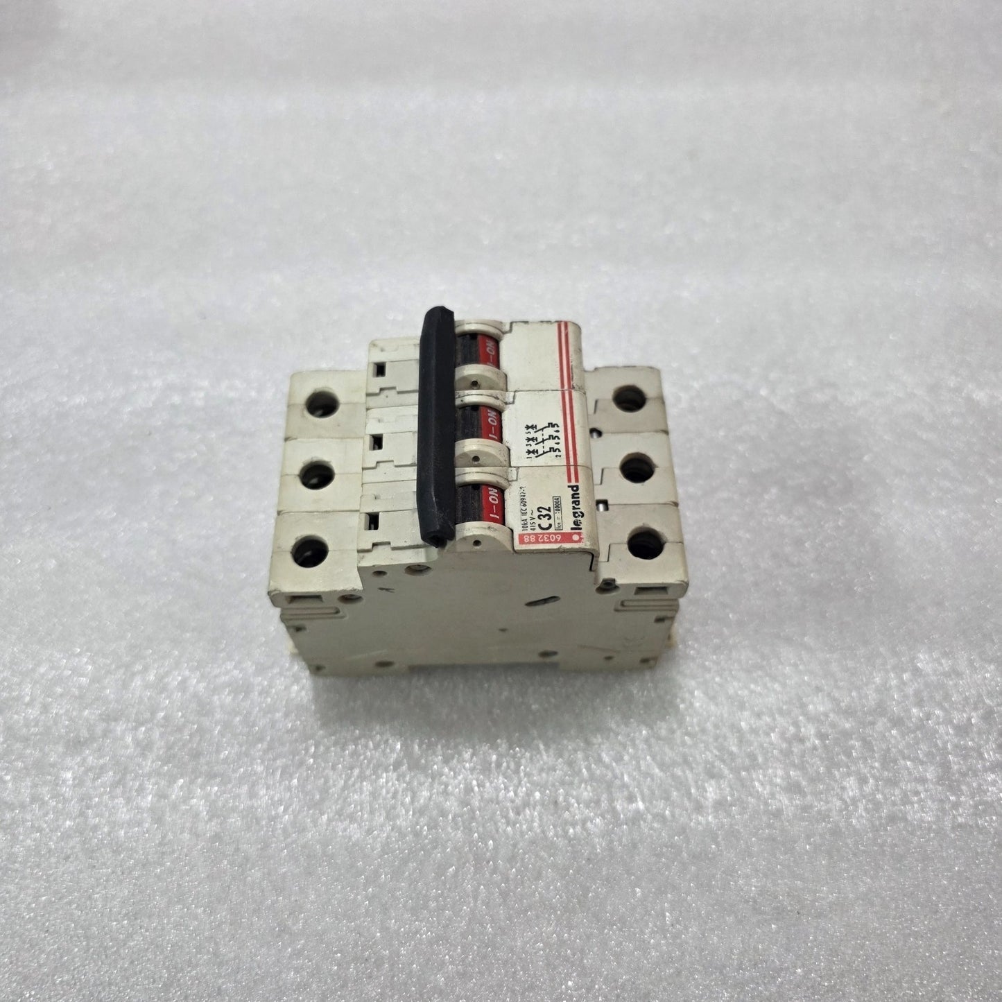 LEGRAND C32 3 POLE MCB 415V 10KA MINIATURE CIRCUIT BREAKER | 6032 88