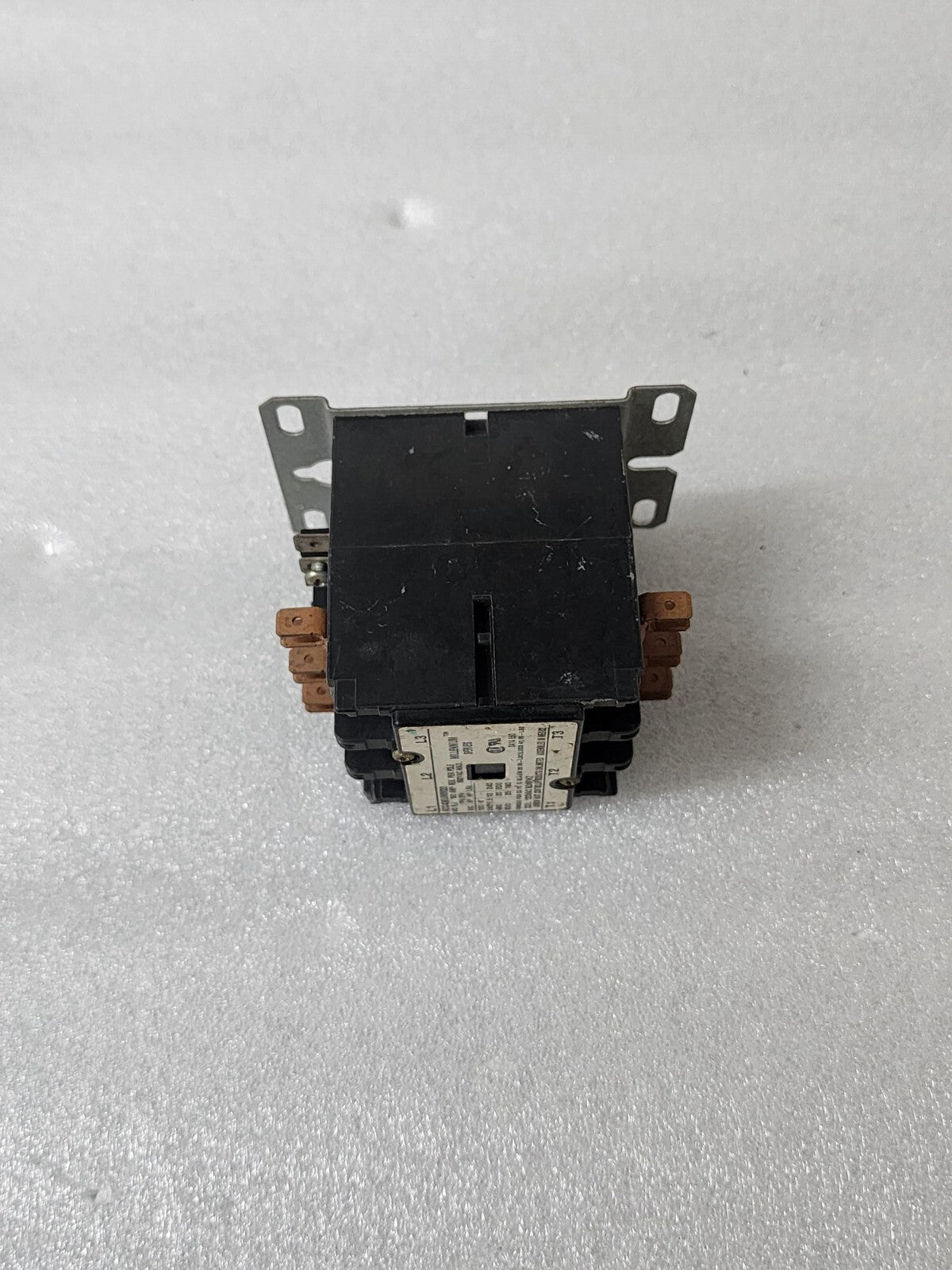 ARROW HART CONTROLS ACC438UMM20 3-POLE CONTACTOR 50A COIL VOLTAGE 120V