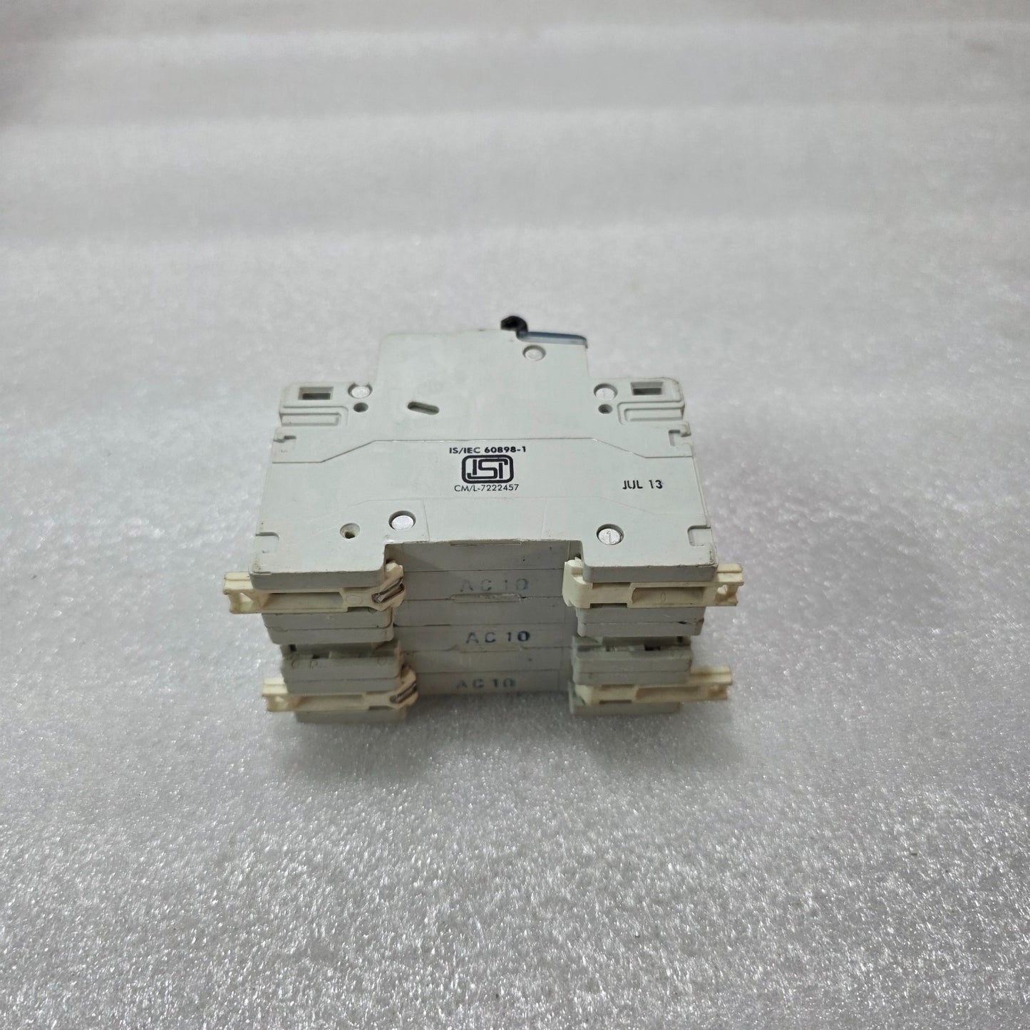 LEGRAND C10 TRIPLE POLE MCB 415V 10KA MINIATURE CIRCUIT BREAKER | 603284