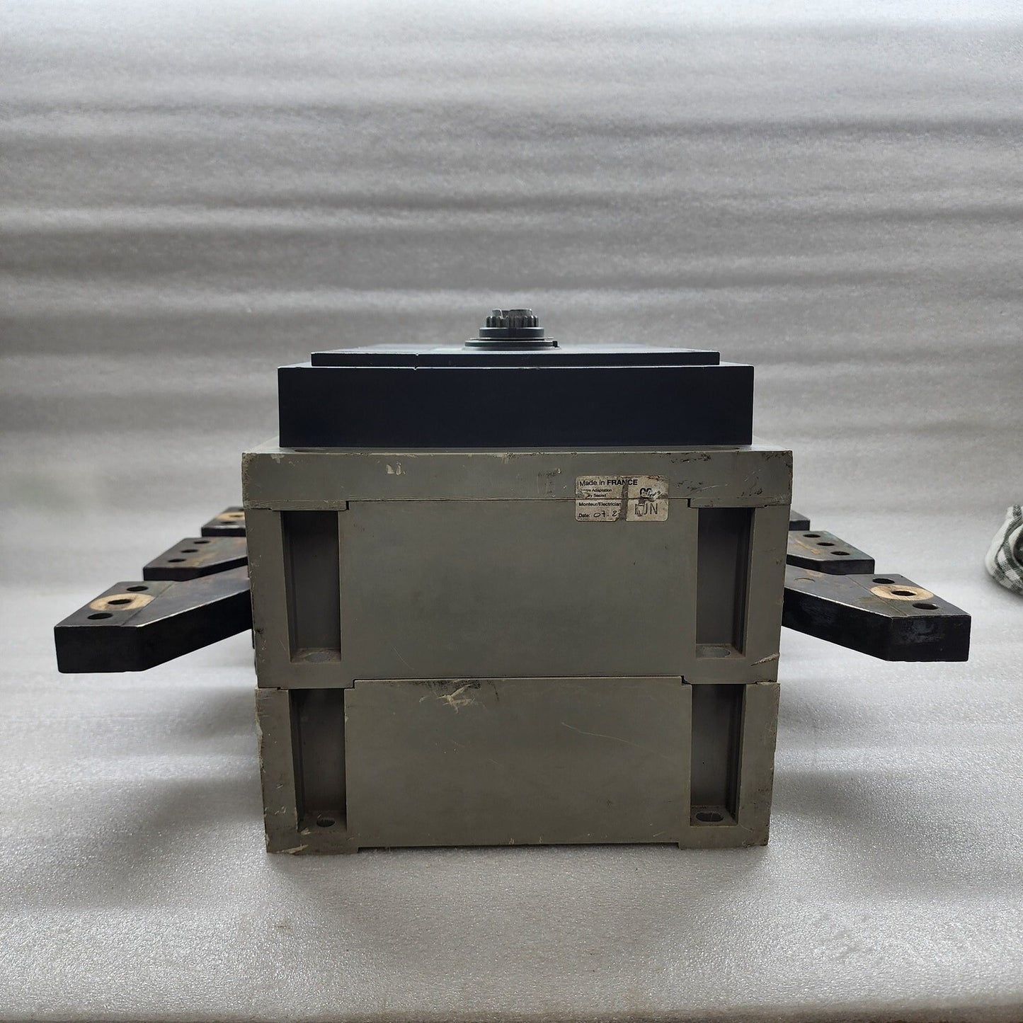 MERLIN GERIN INS2000 3-POLE SWITCH DISCONNECTOR 2000A 31338