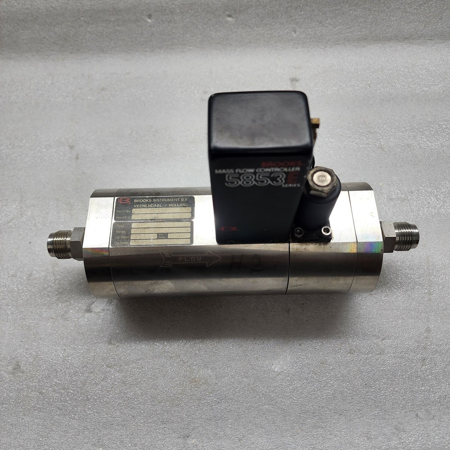 BROOKS MFC 5853 MASS FLOW CONTROLLER